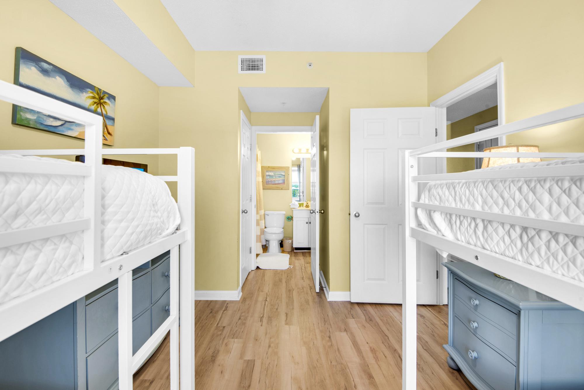 Majestic Sun 610B - Bunk Room w/ HDTV and Attached Bath