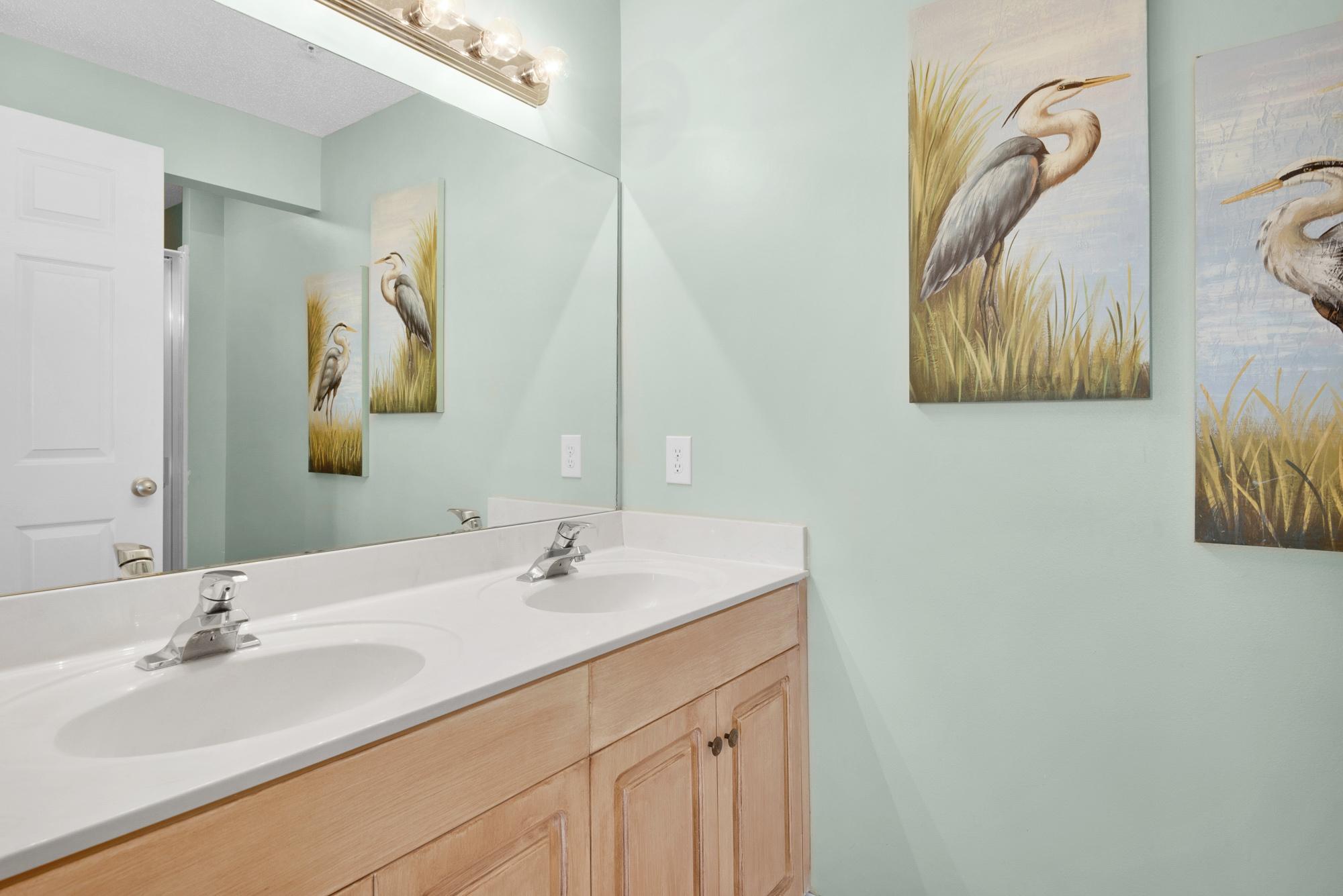 Majestic Sun 610B - Master King Suites Private Bathroom