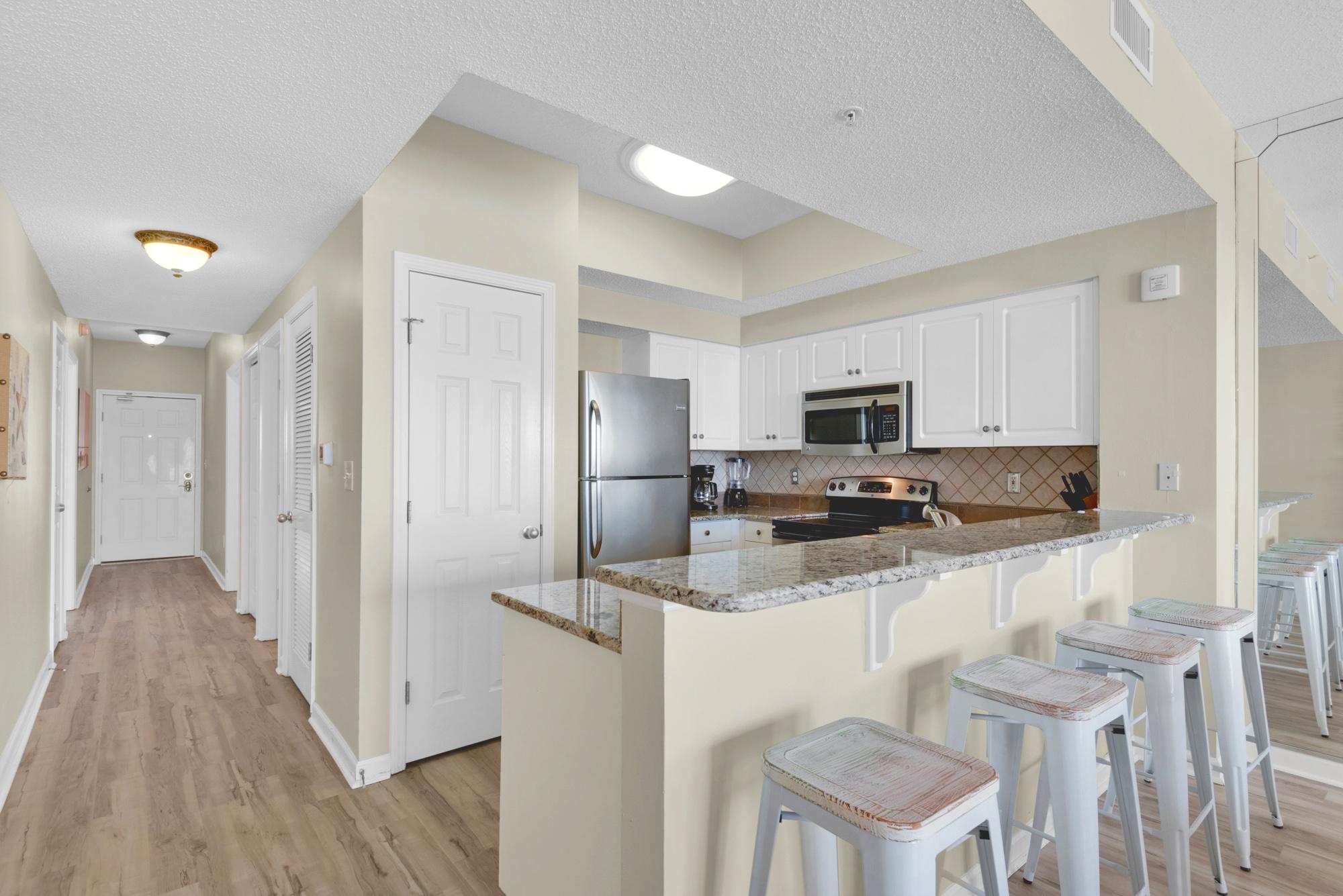 Majestic Sun 610B - Breakfast Bar and Kitchen