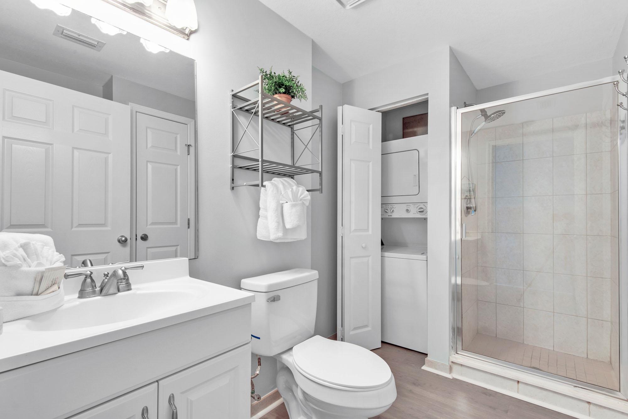 Majestic Sun 507B - Washer and Dryer in Unit