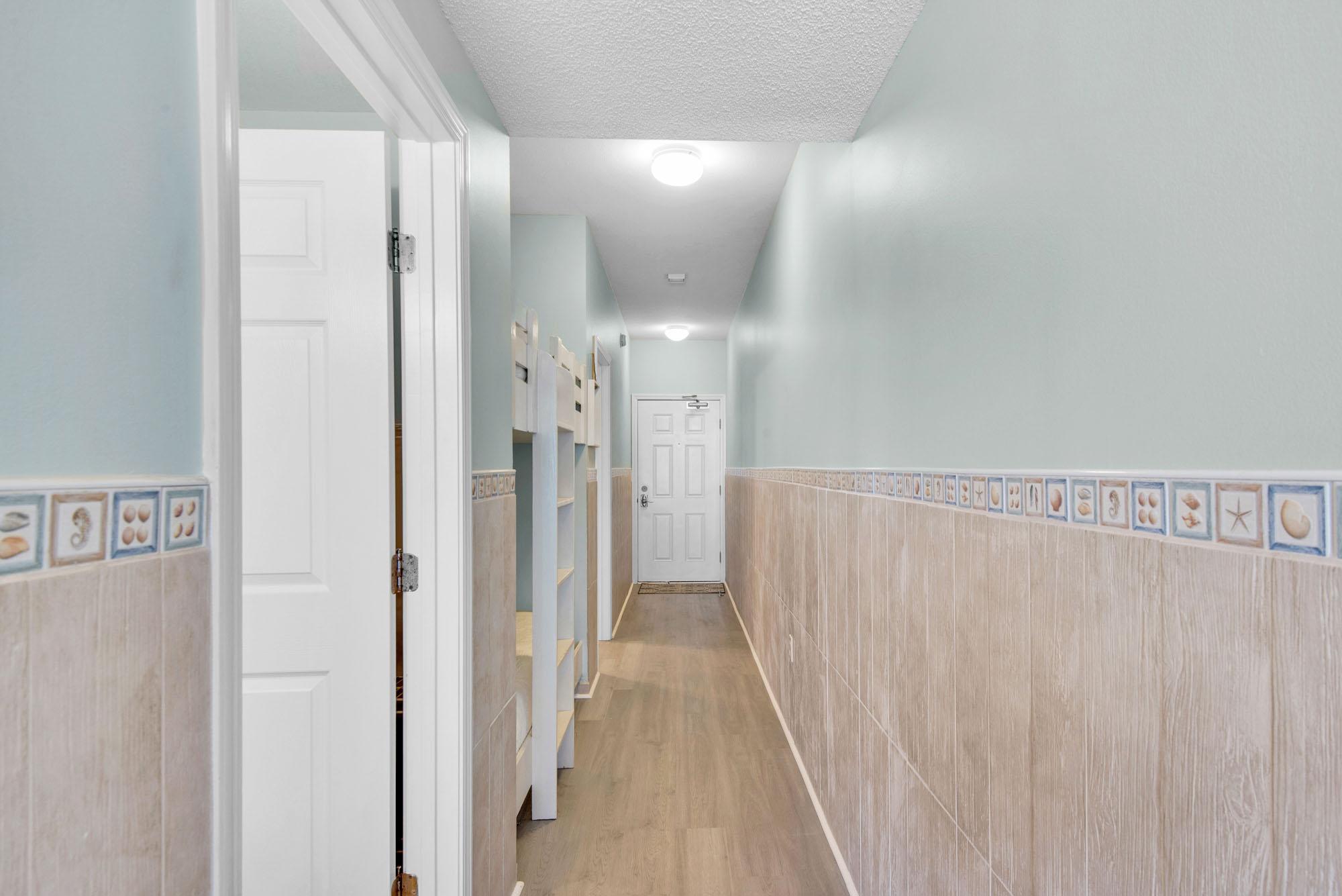 Majestic Sun 507B - Hallway With Twin Over Twin Bunk Nook