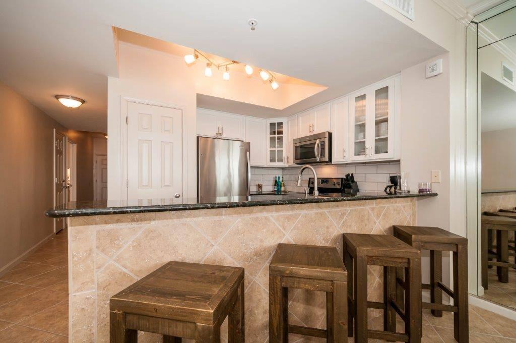 MS 1108B -  Kitchen and Breakfast Bar Area
