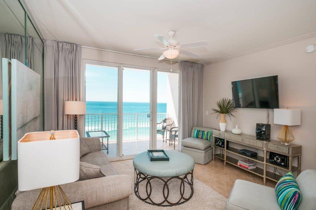 MS 1108B - Living Area w/ HD TV and beach view from balcony