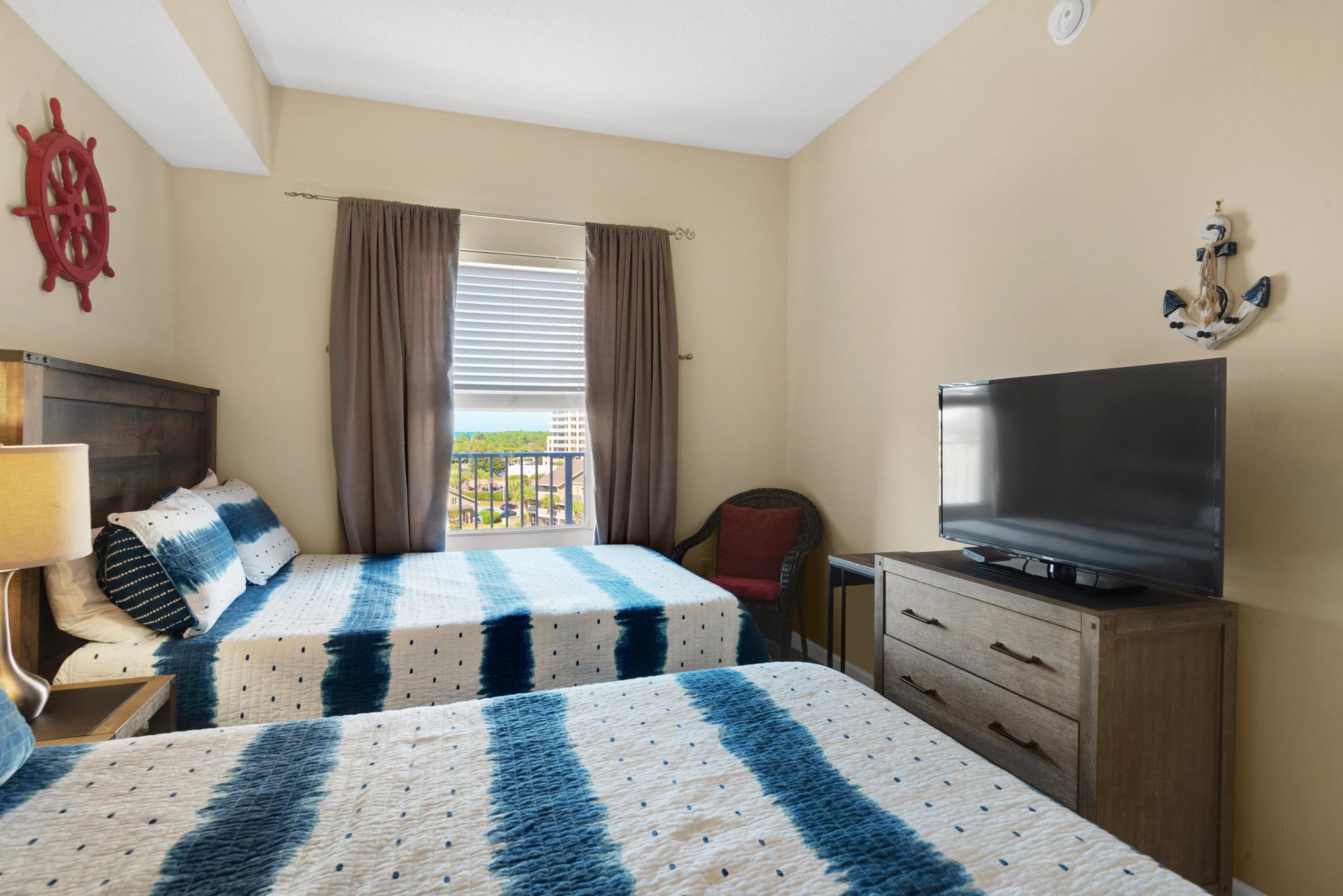 Majestic Sun 505B - Guest Room w/ 2 Full Beds and HDTV