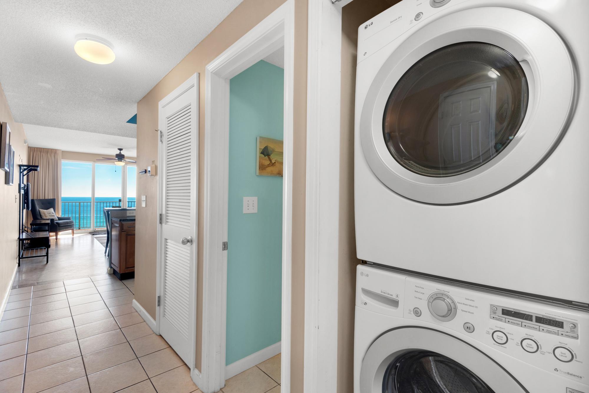 Majestic Sun 505B - Washer and Dryer in Unit