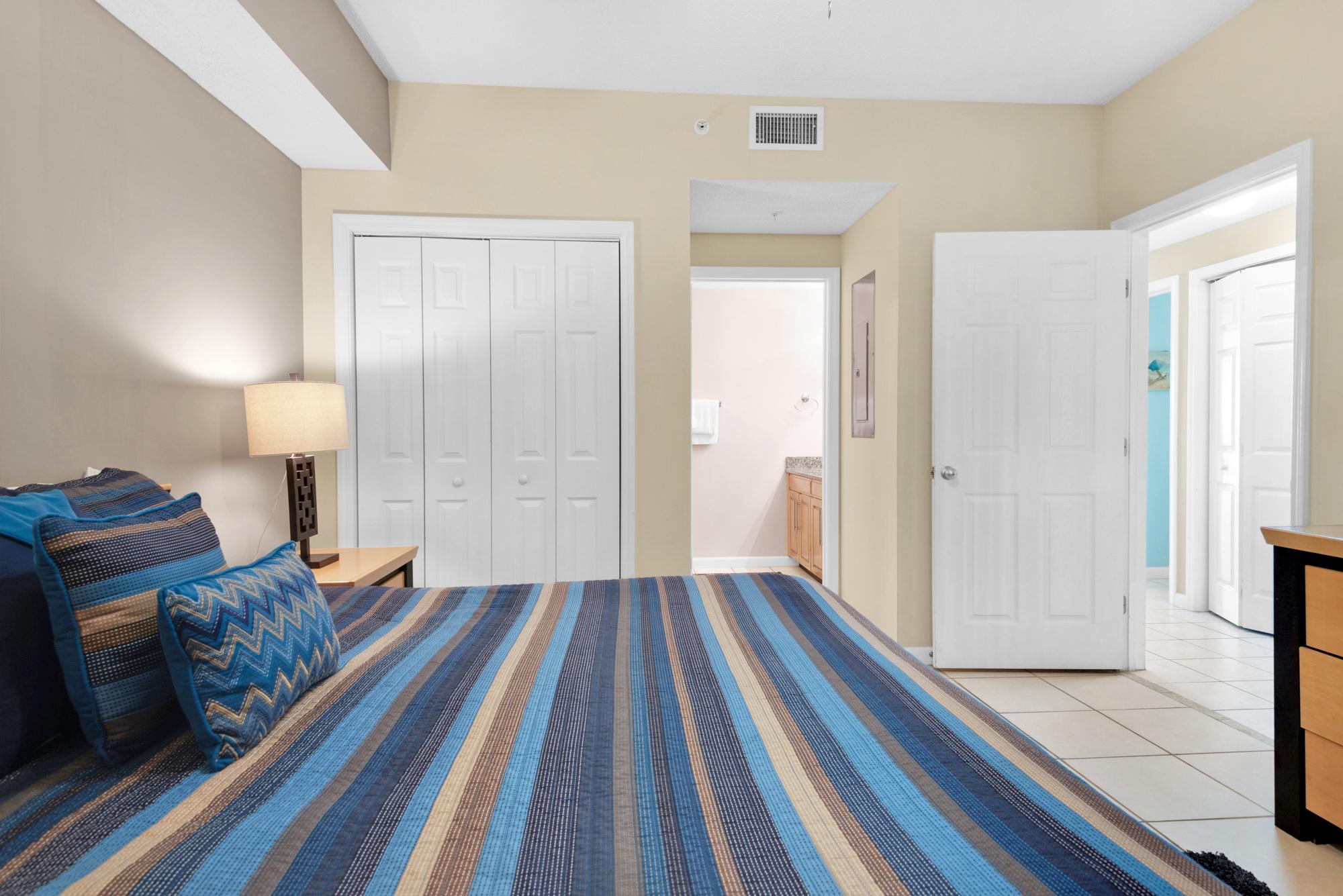 Majestic Sun 505B - Master King Suite w/ HDTV and Private Bath