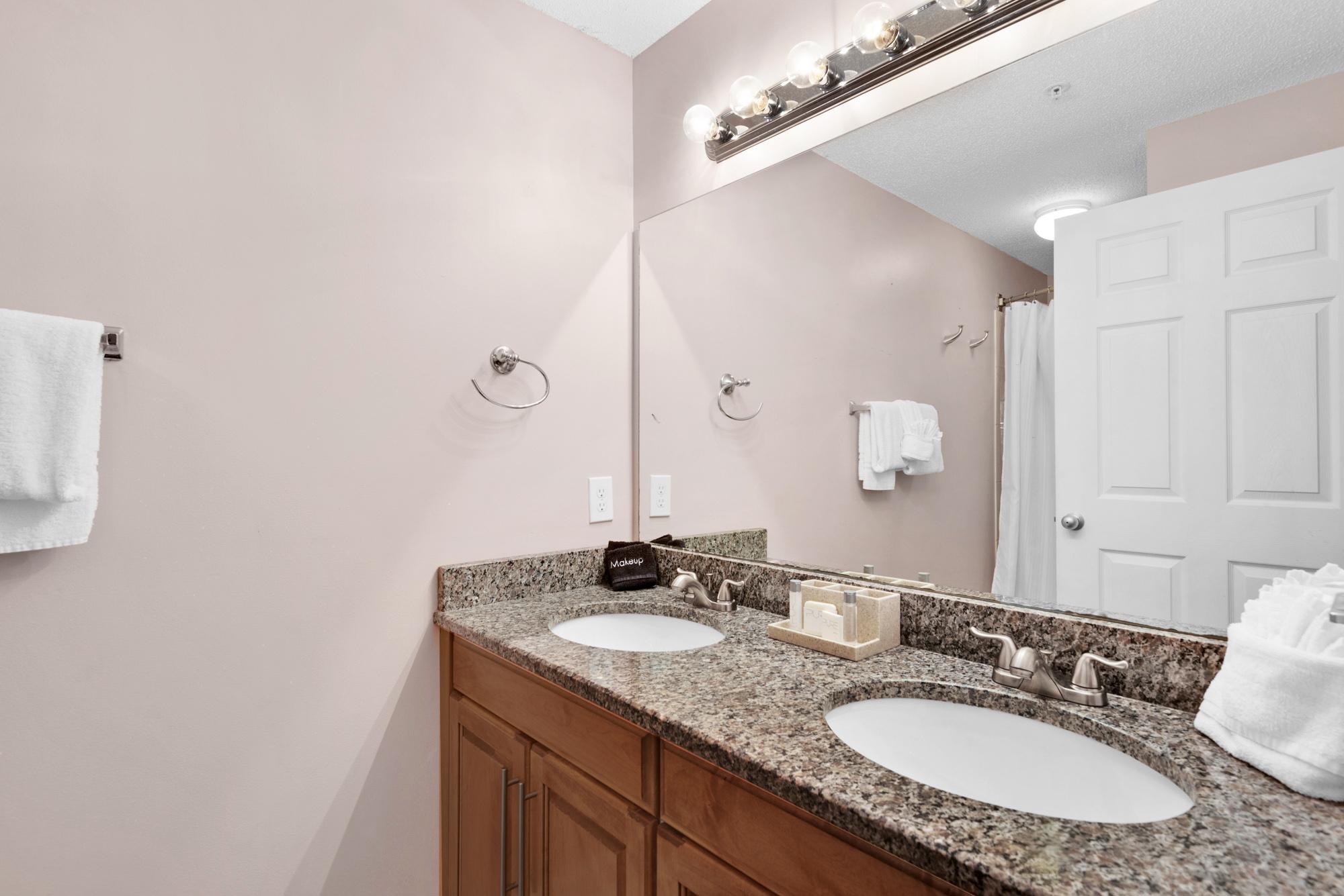 Majestic Sun 505B - Master King Suites Private Bath
