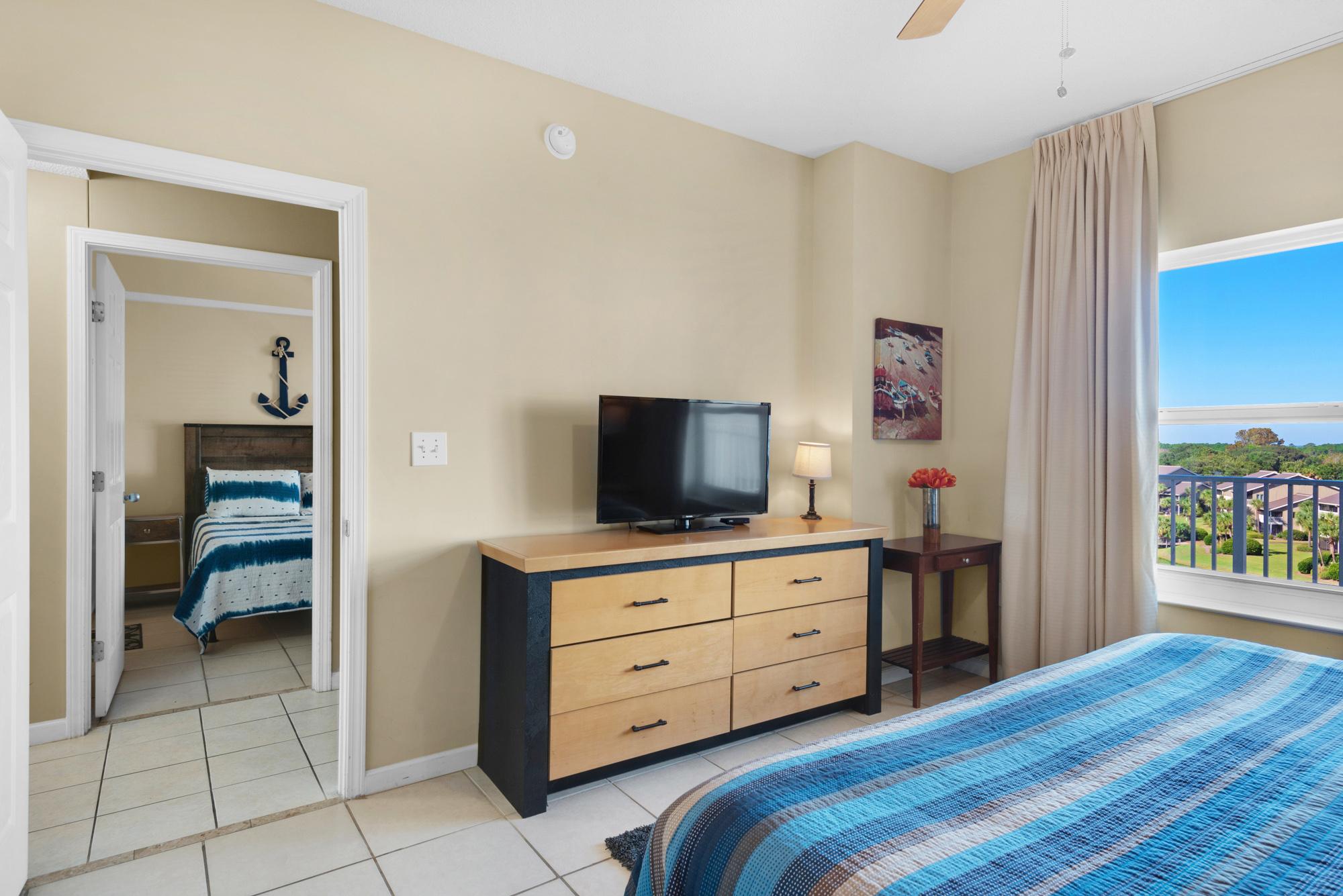 Majestic Sun 505B - Master King Suite w/ HDTV and Private Bath