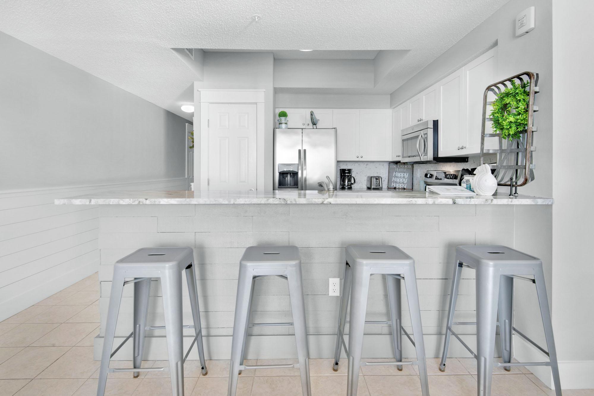 Majestic Sun 612B - Breakfast Bar and Kitchen
