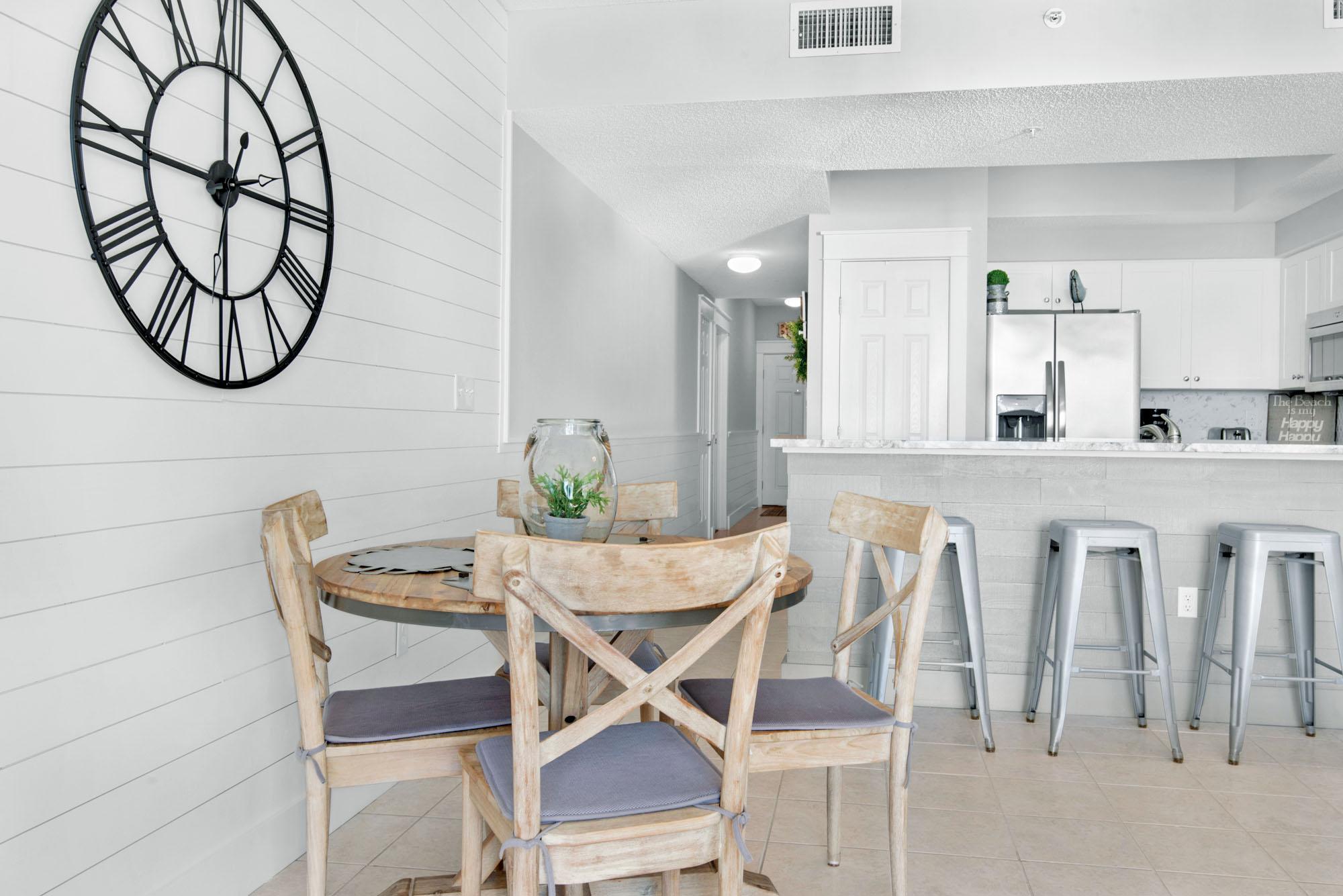 Majestic Sun 612B - Beach View Dining Area and Breakfast Bar