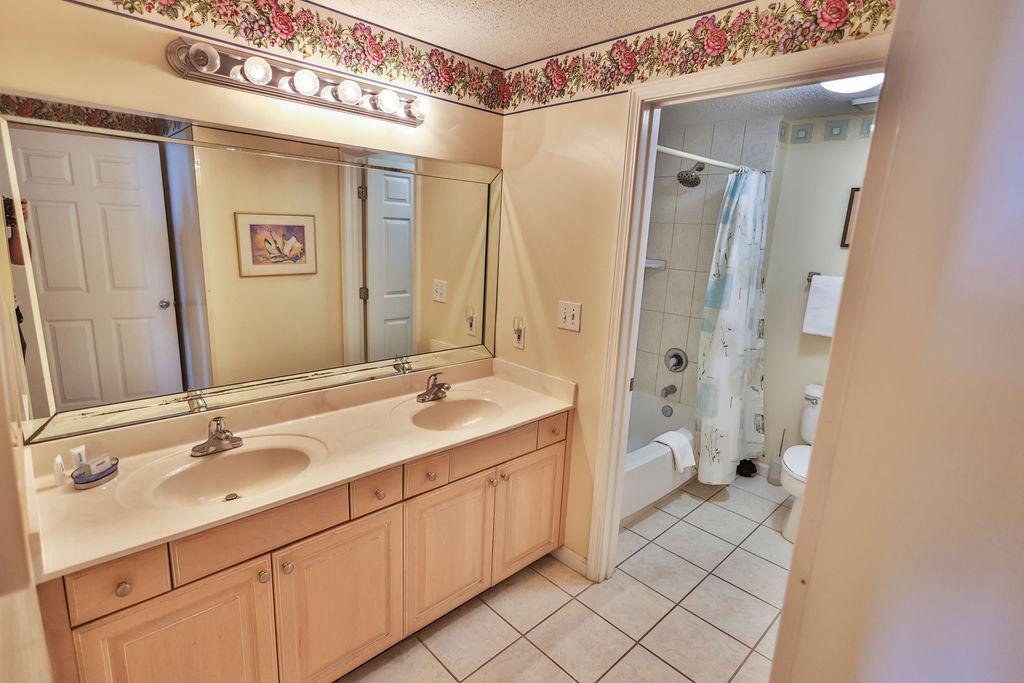Master Bathroom 1 Part 1