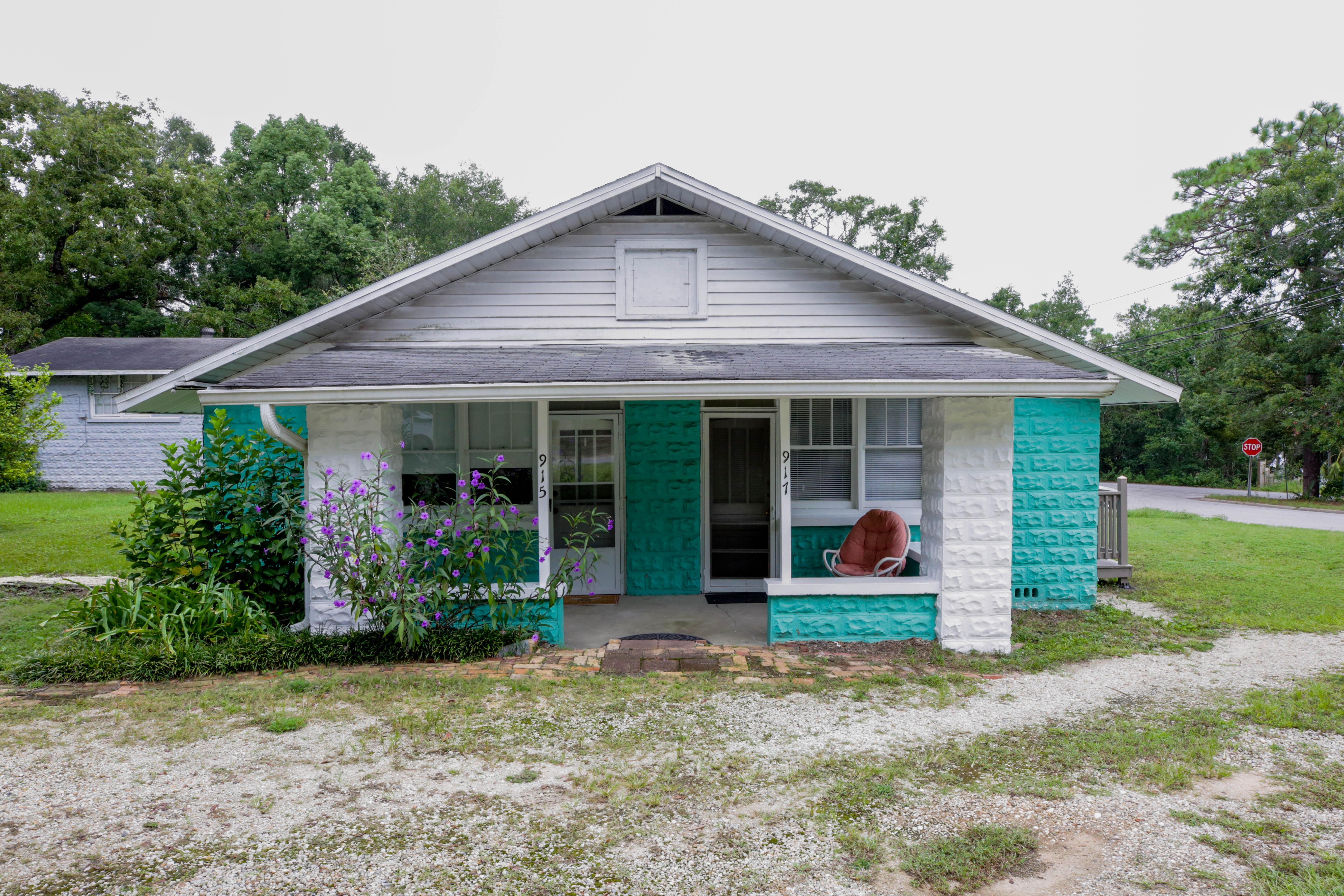 Charming Cottage With Deck And Bayou View - Quaint Retreat - Pensacola, FL