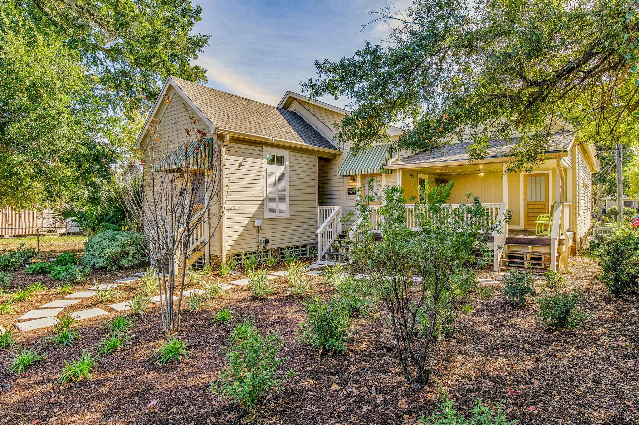 Charming Historical Allure And Modern Comforts - Delightful Retreat - Pensacola, FL