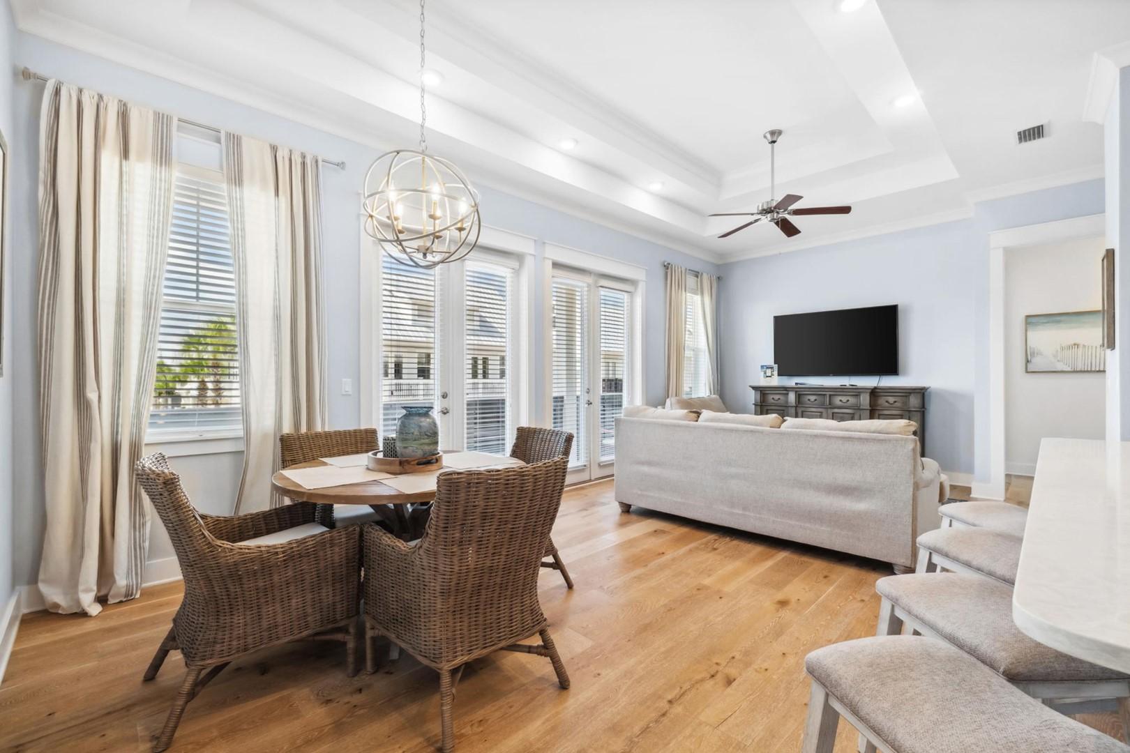 Prominence on 30A - Lazy Daze