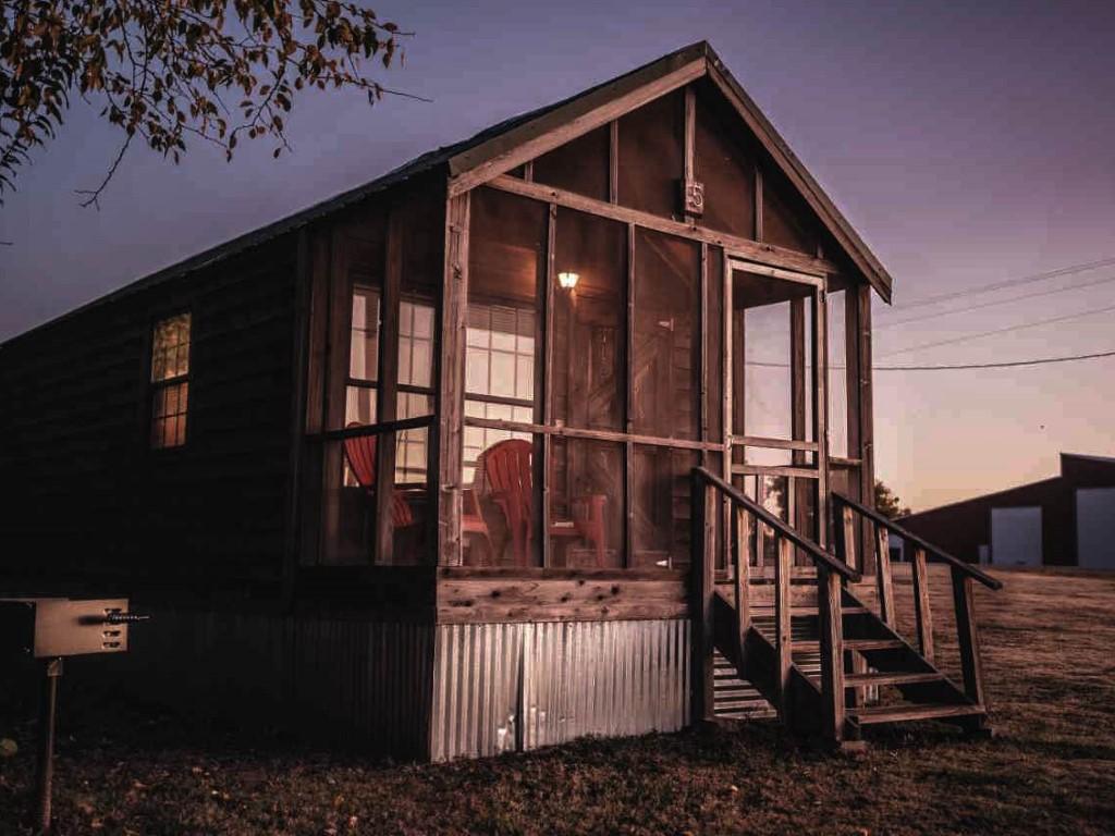 Lakeview Cedar Cabin - Whistle Stop - 2 - Lake Texoma