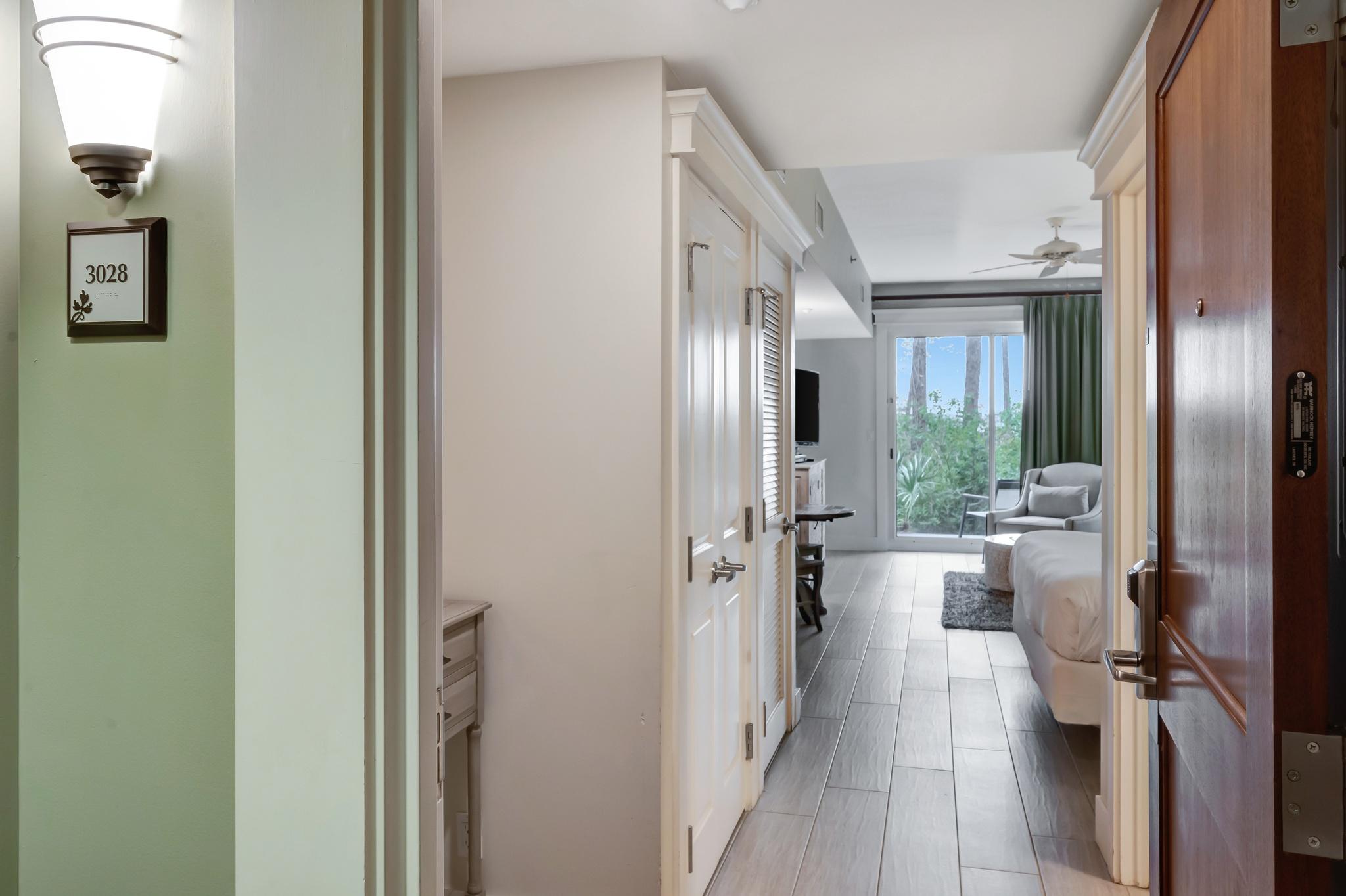 Welcome to Your Versatile Haven: Grand Sandestin Studio Retreat with King Bed, Sleeper Sofa, and Kitchenette at Sandestin Golf and Beach Resort! 4