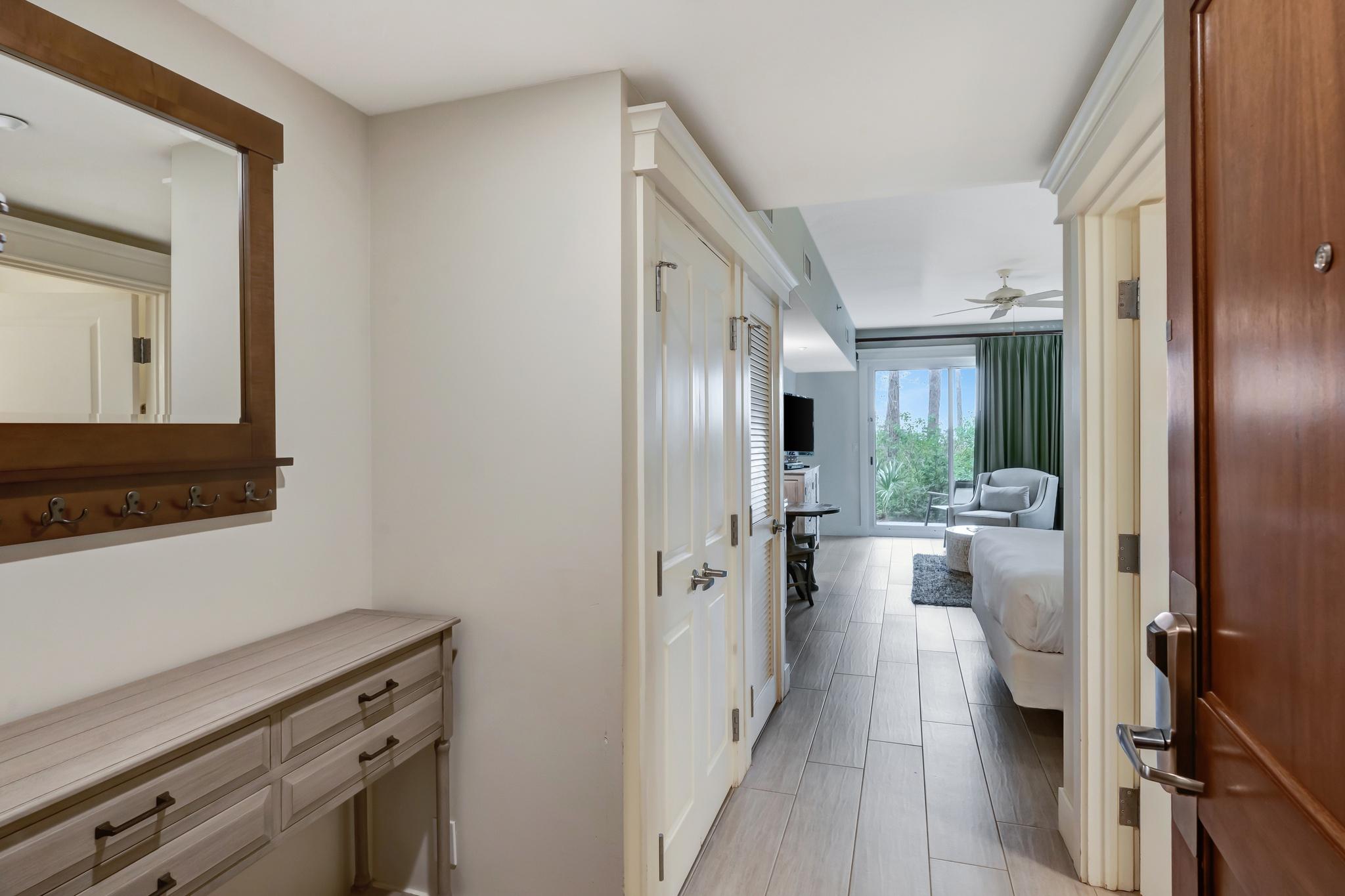 Welcome to Your Versatile Haven: Grand Sandestin Studio Retreat with King Bed, Sleeper Sofa, and Kitchenette at Sandestin Golf and Beach Resort! 6