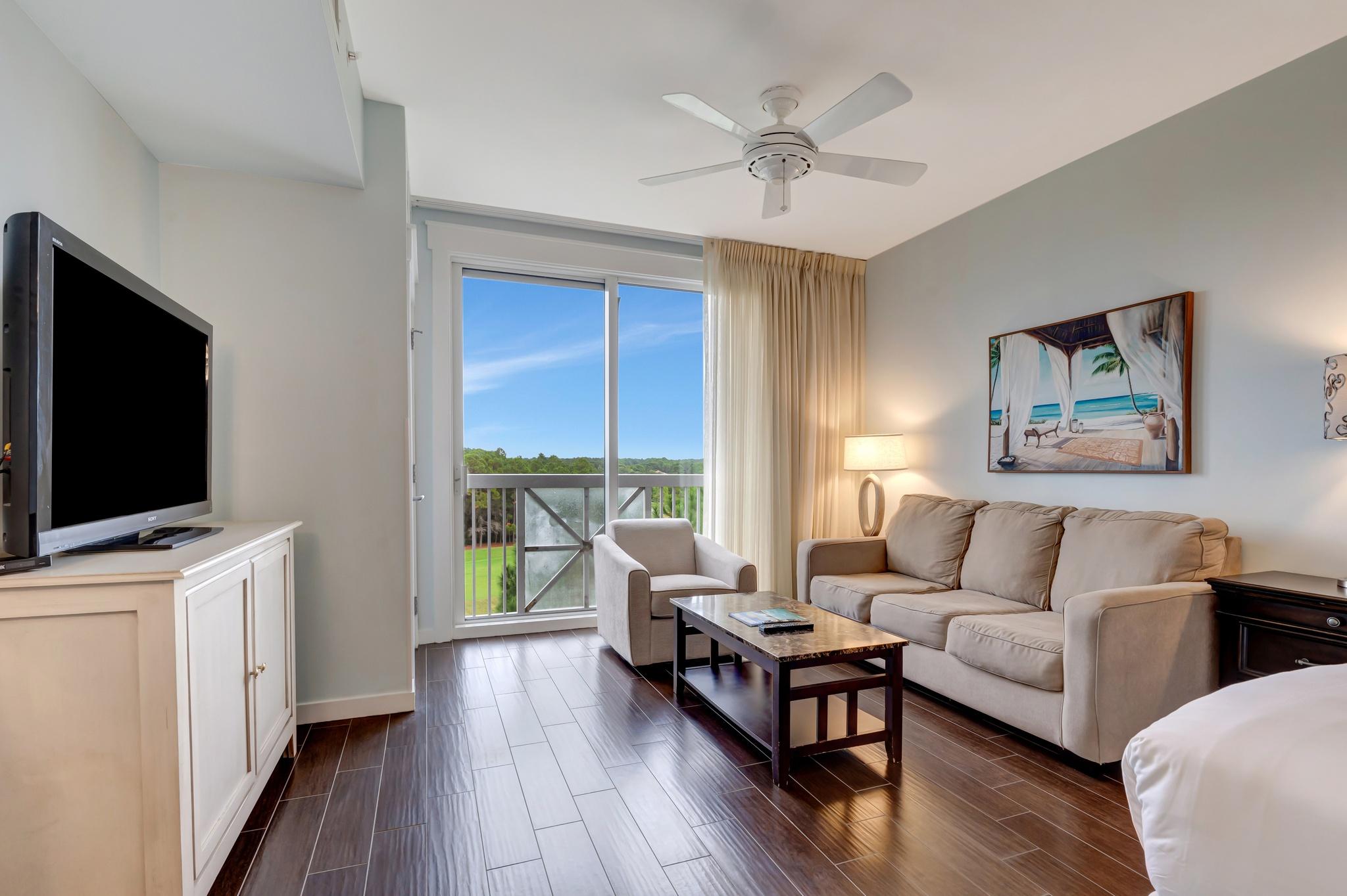 King Studio Oasis with Stunning Views & Sleeper Sofa Comfort at Sandestin Golf and Beach Resort! 2