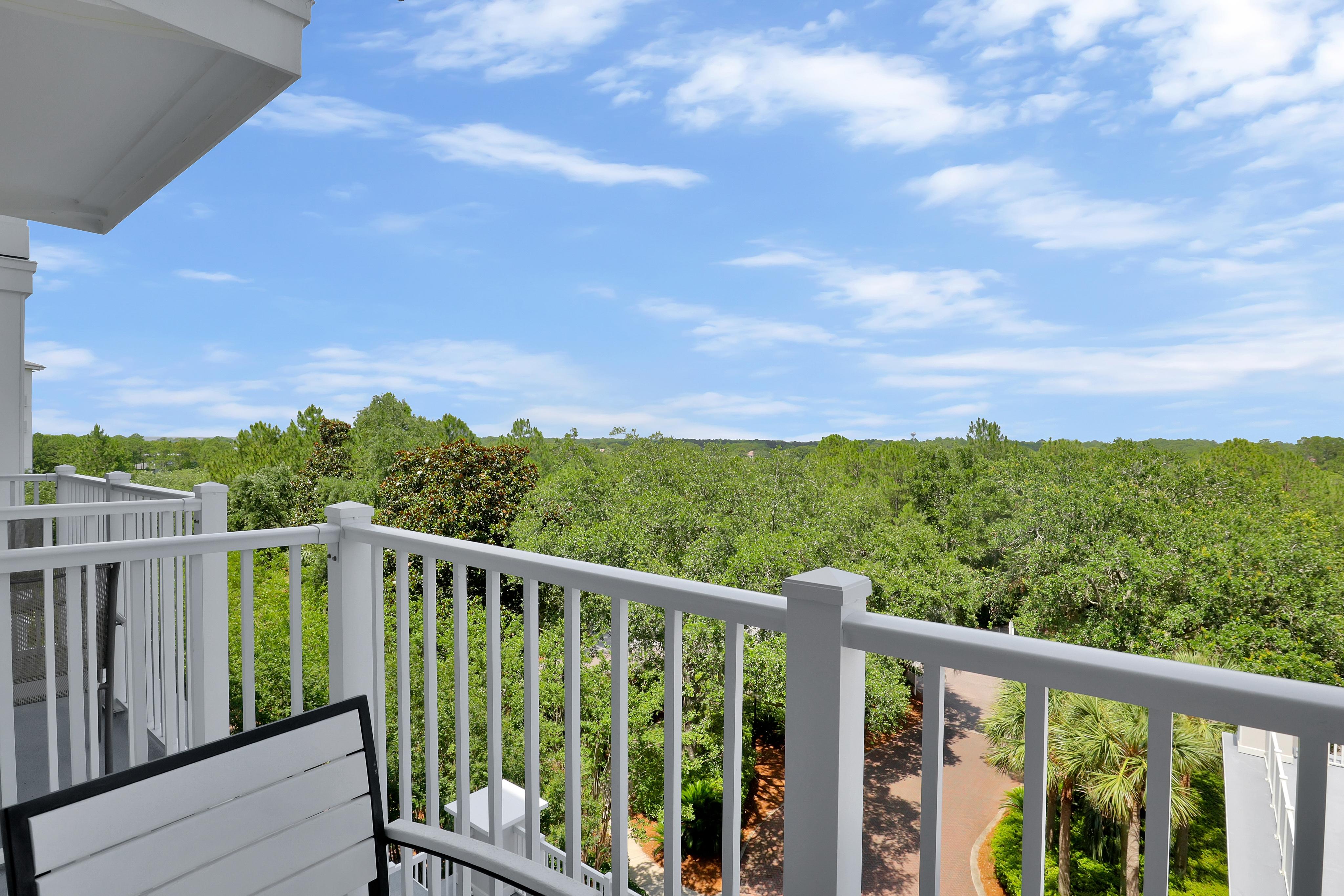 5th Floor Spacious Studio Retreat: Double Queen Beds with Scenic Views at Sandestin Golf and Beach Resort! 5