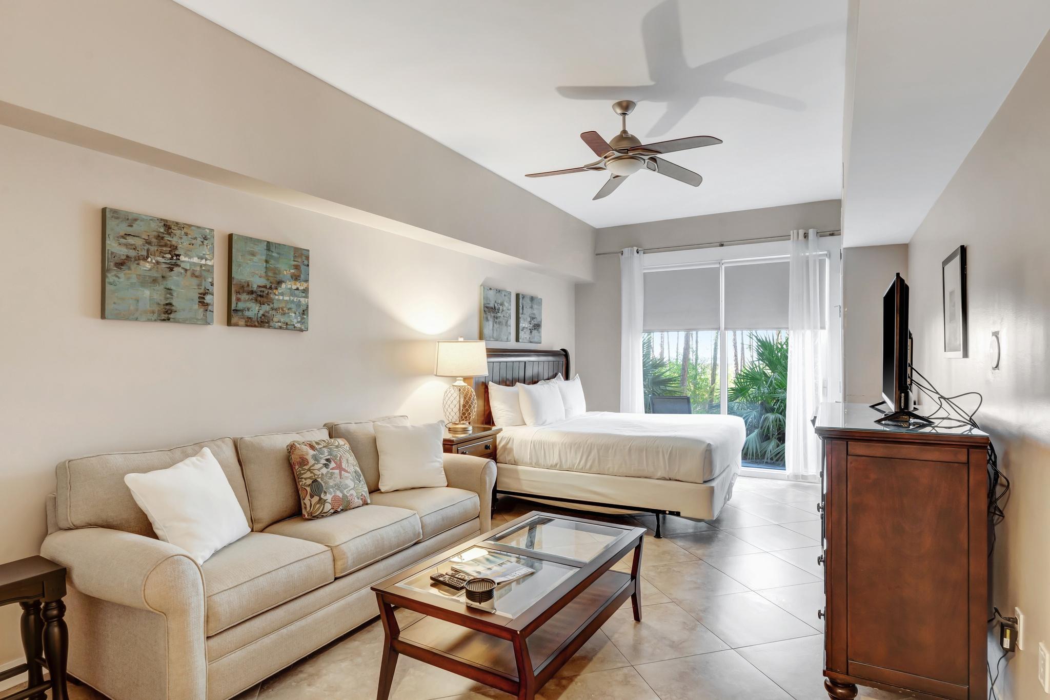 Bay View Ground Floor: Sunset Haven with King Bed, Sleeper Sofa - Sleeps Up to 4 Guests for a Scenic Getaway at Sandestin Golf and Beach Resort! 2