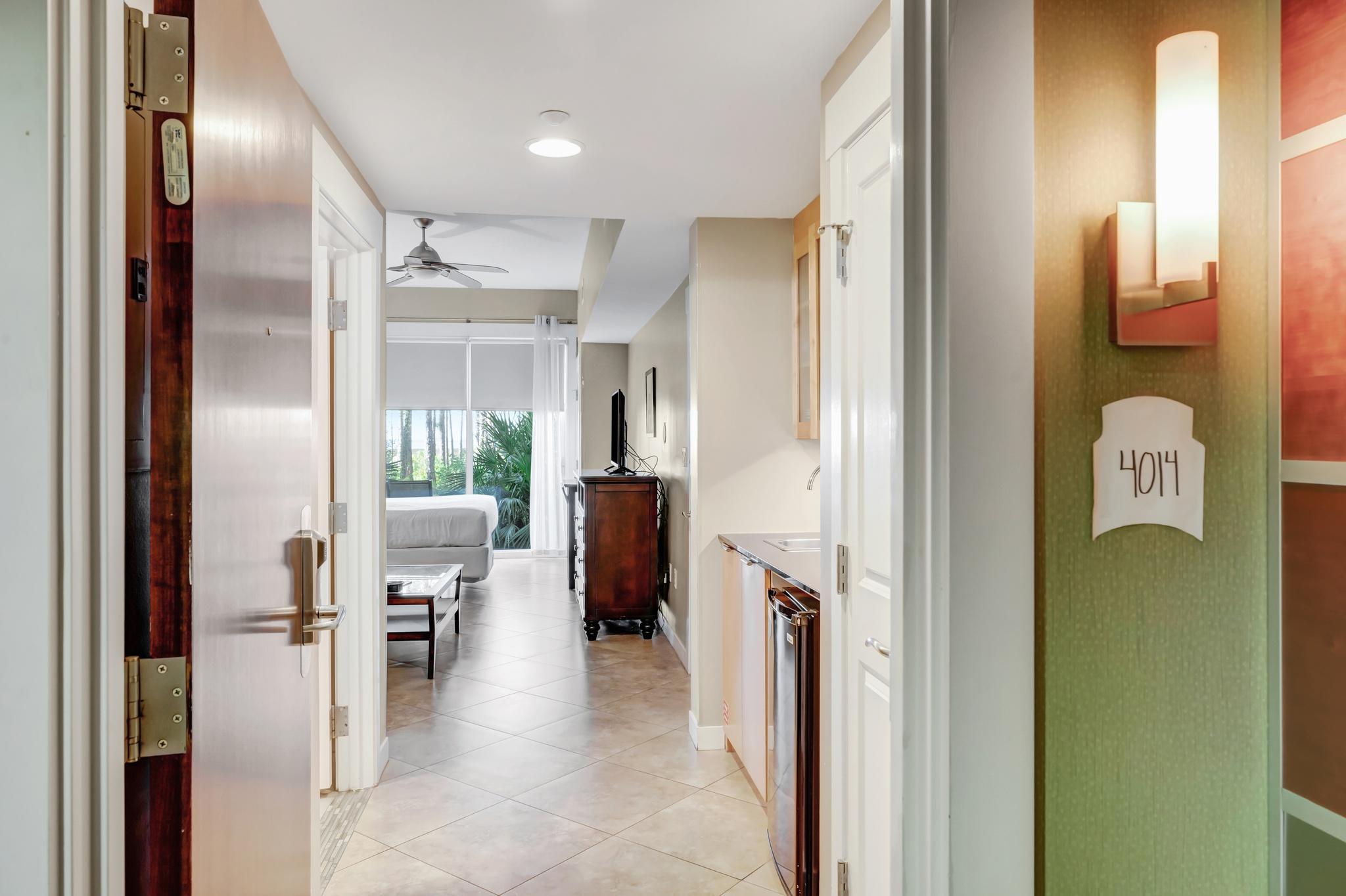 Bay View Ground Floor: Sunset Haven with King Bed, Sleeper Sofa - Sleeps Up to 4 Guests for a Scenic Getaway at Sandestin Golf and Beach Resort! 4