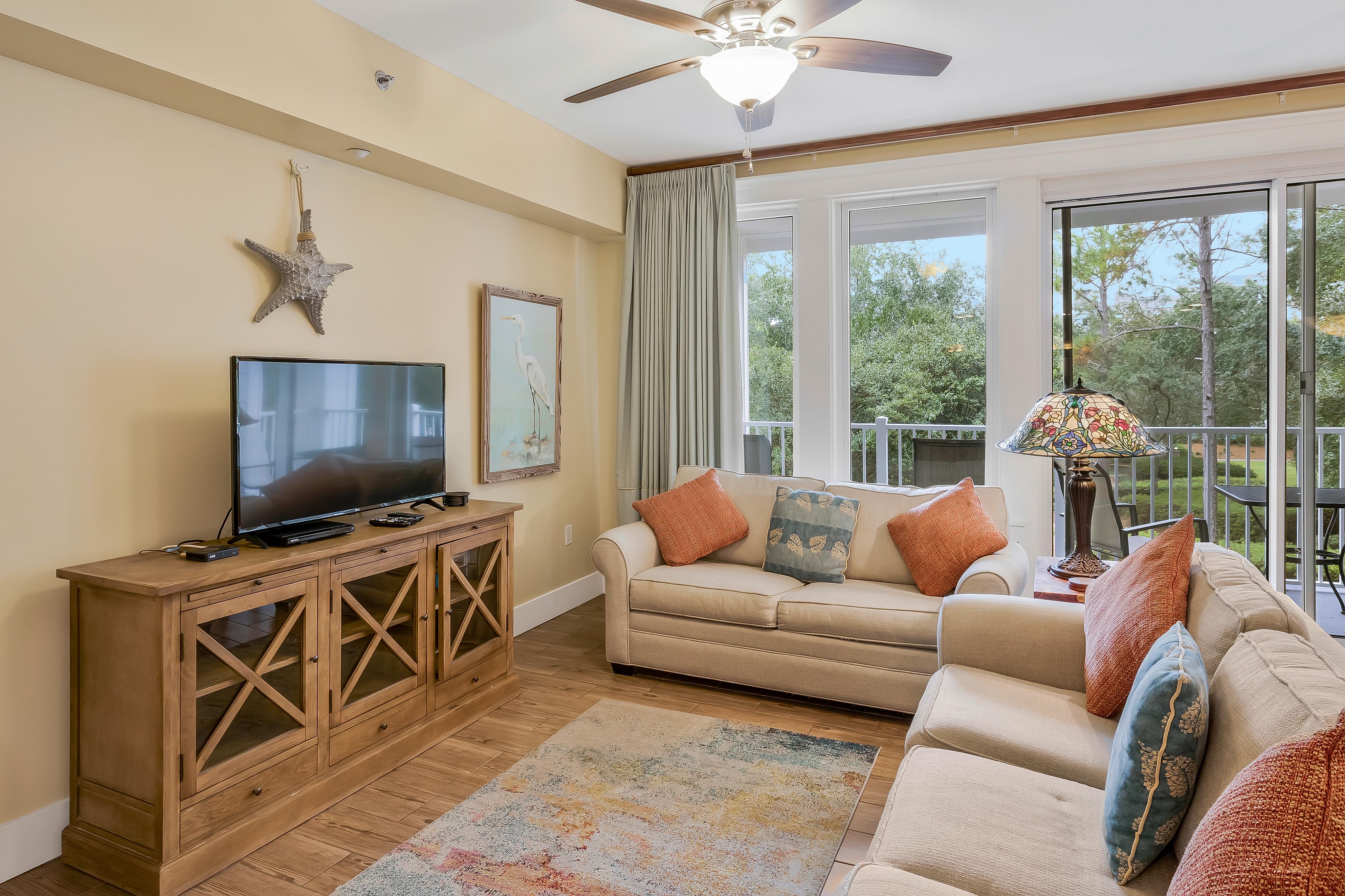 1BR, 2BA Lasata ~ King Bed ~ Golf Cart ~ Steps to Baytowne! 3