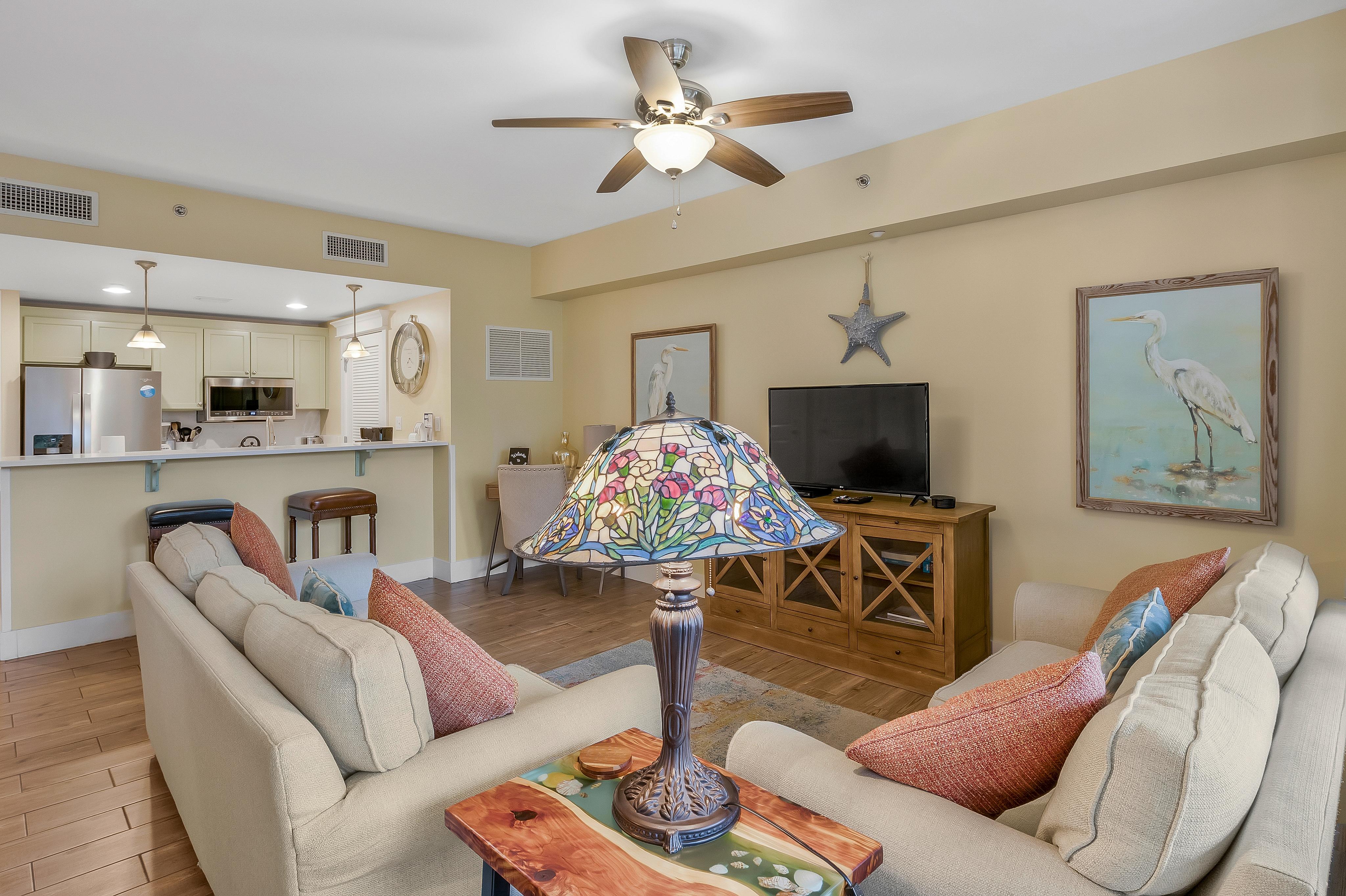 1BR, 2BA Lasata ~ King Bed ~ Golf Cart ~ Steps to Baytowne! 4