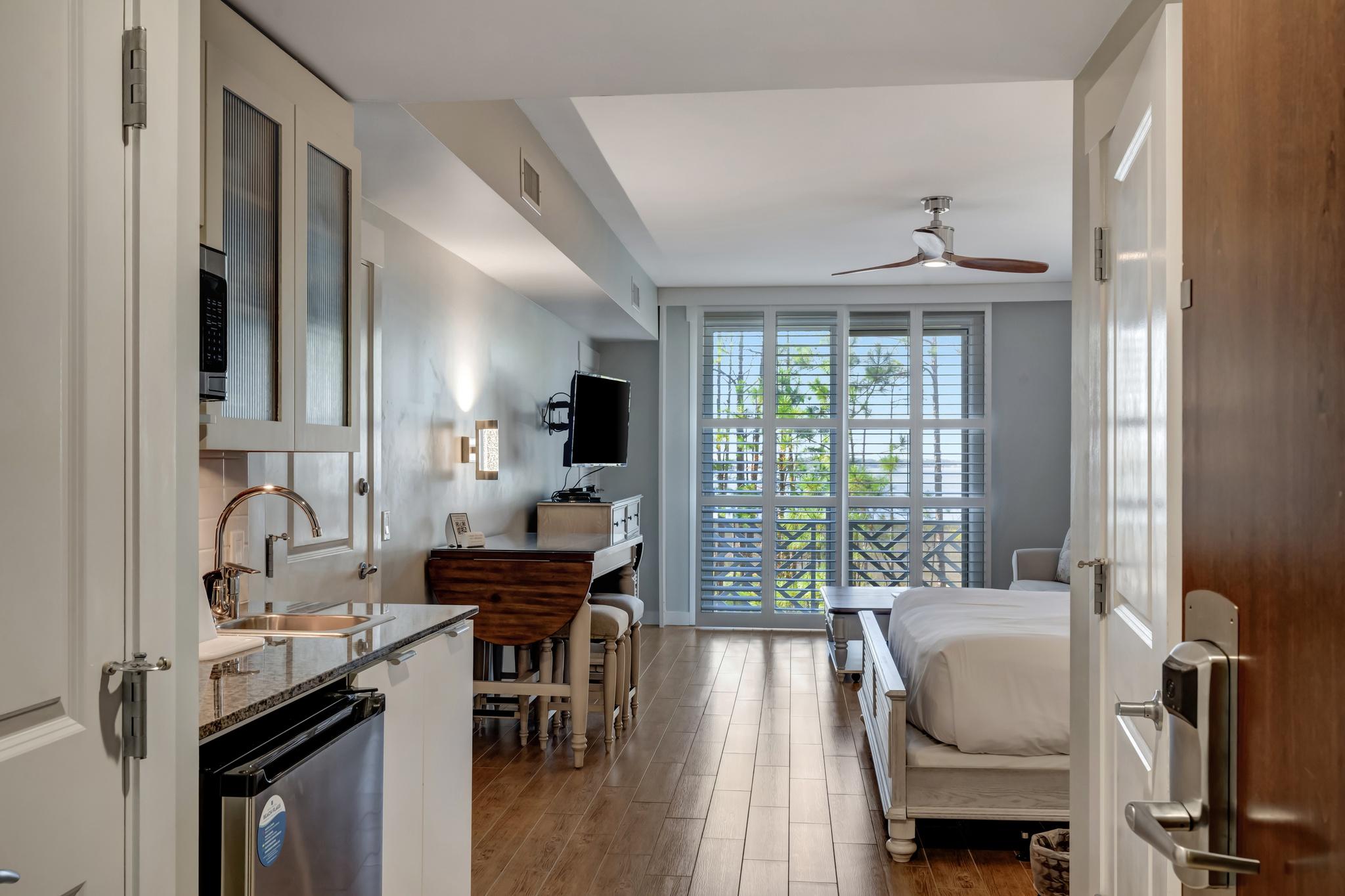 Bayfront Serenity: 2 Bedroom, 3 Baths, Sunset Views, Private Balcony at Sandestin Golf and Beach Resort! 5