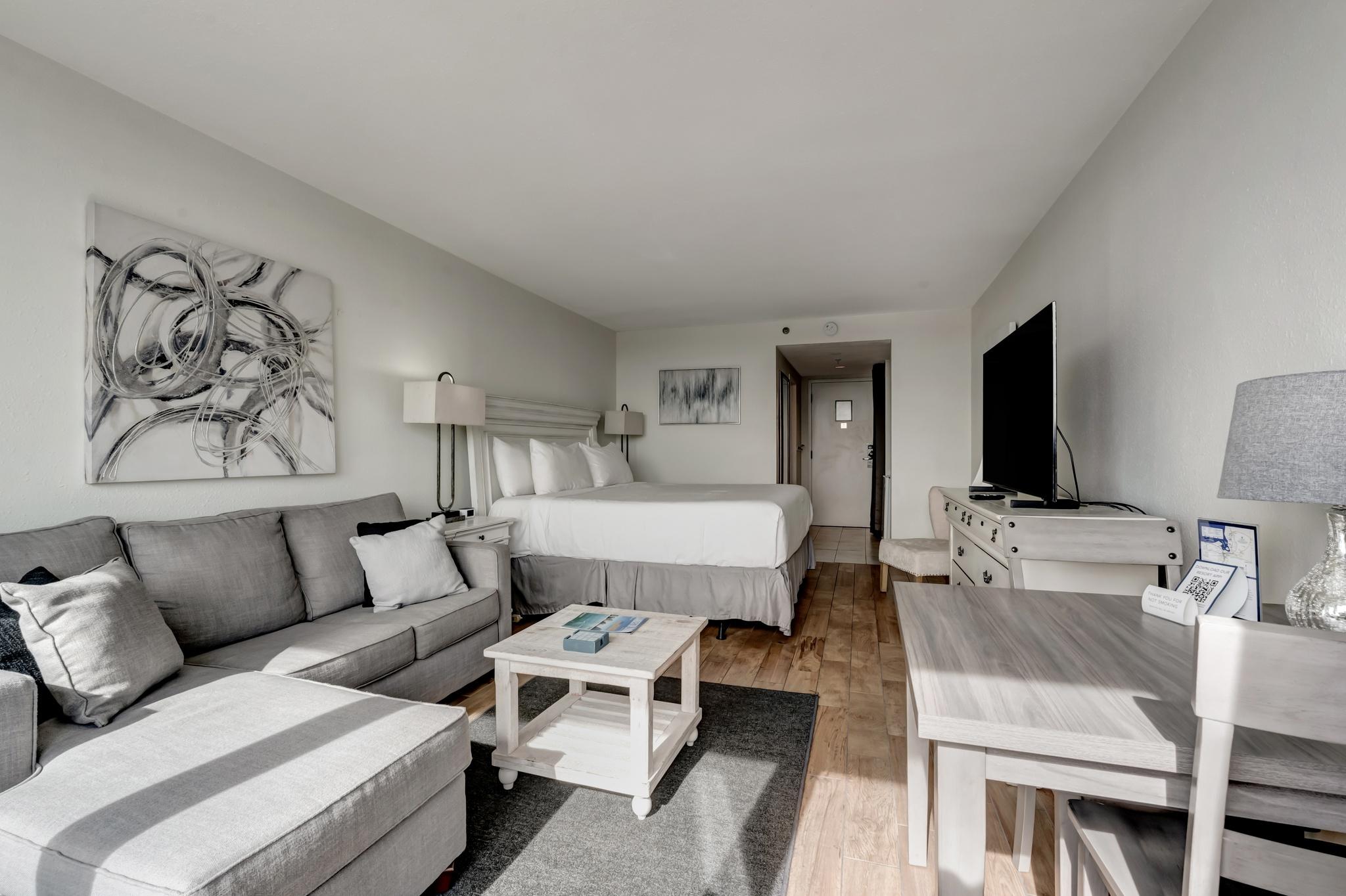 Bayside Bliss - Serene Studio Retreat with King Bed for Two at Sandestin Golf and Beach Resort! 4