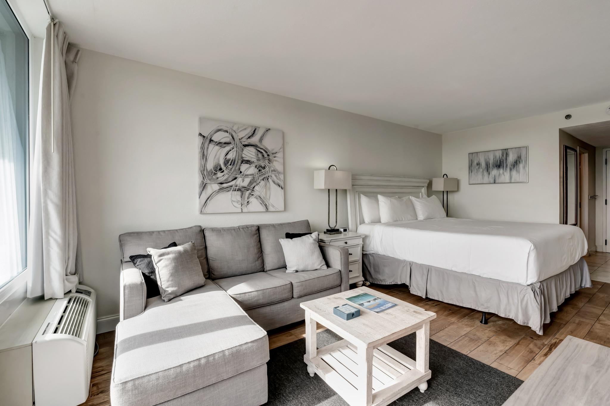 Bayside Bliss - Serene Studio Retreat with King Bed for Two at Sandestin Golf and Beach Resort! 5