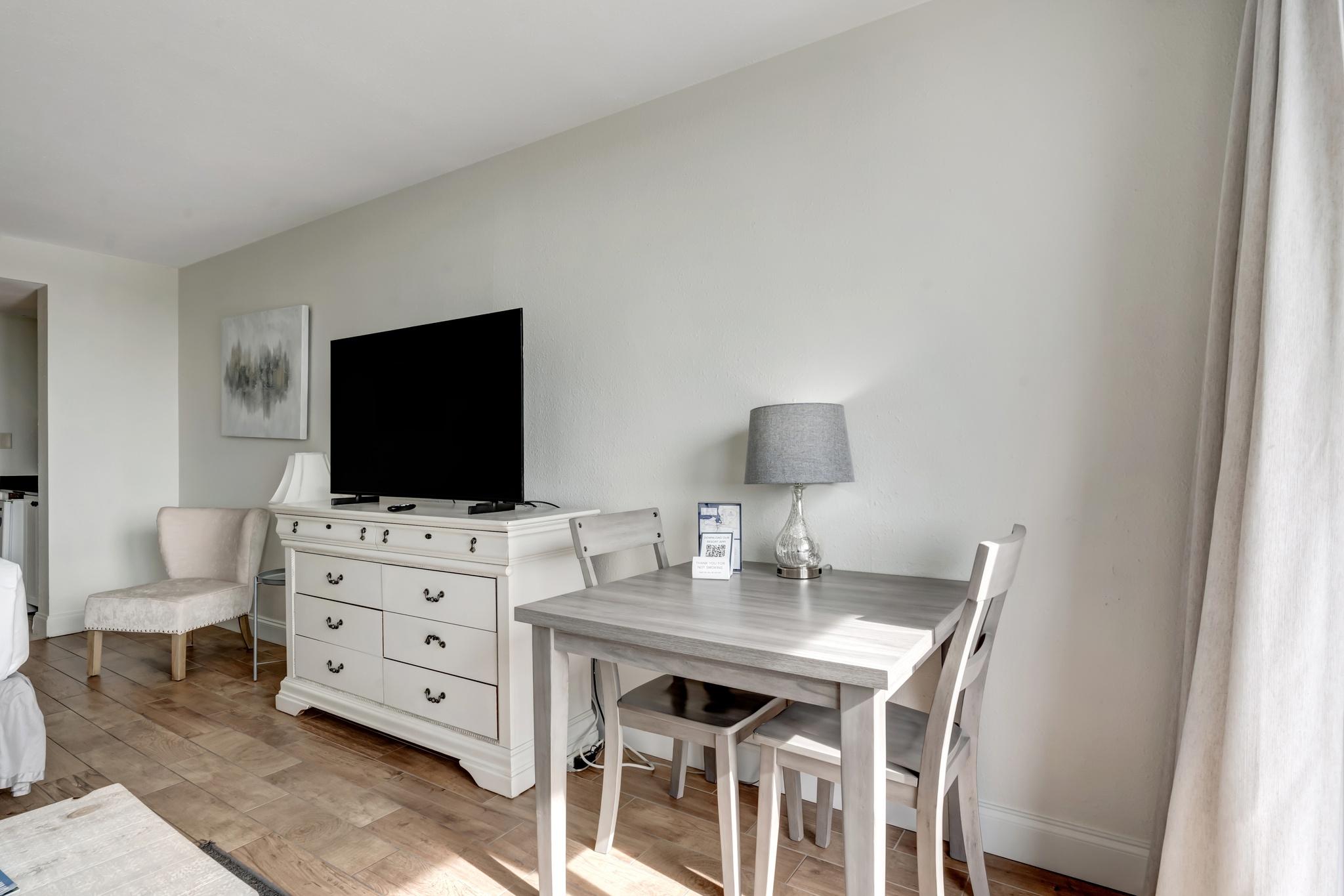 Bayside Bliss - Serene Studio Retreat with King Bed for Two at Sandestin Golf and Beach Resort! 6