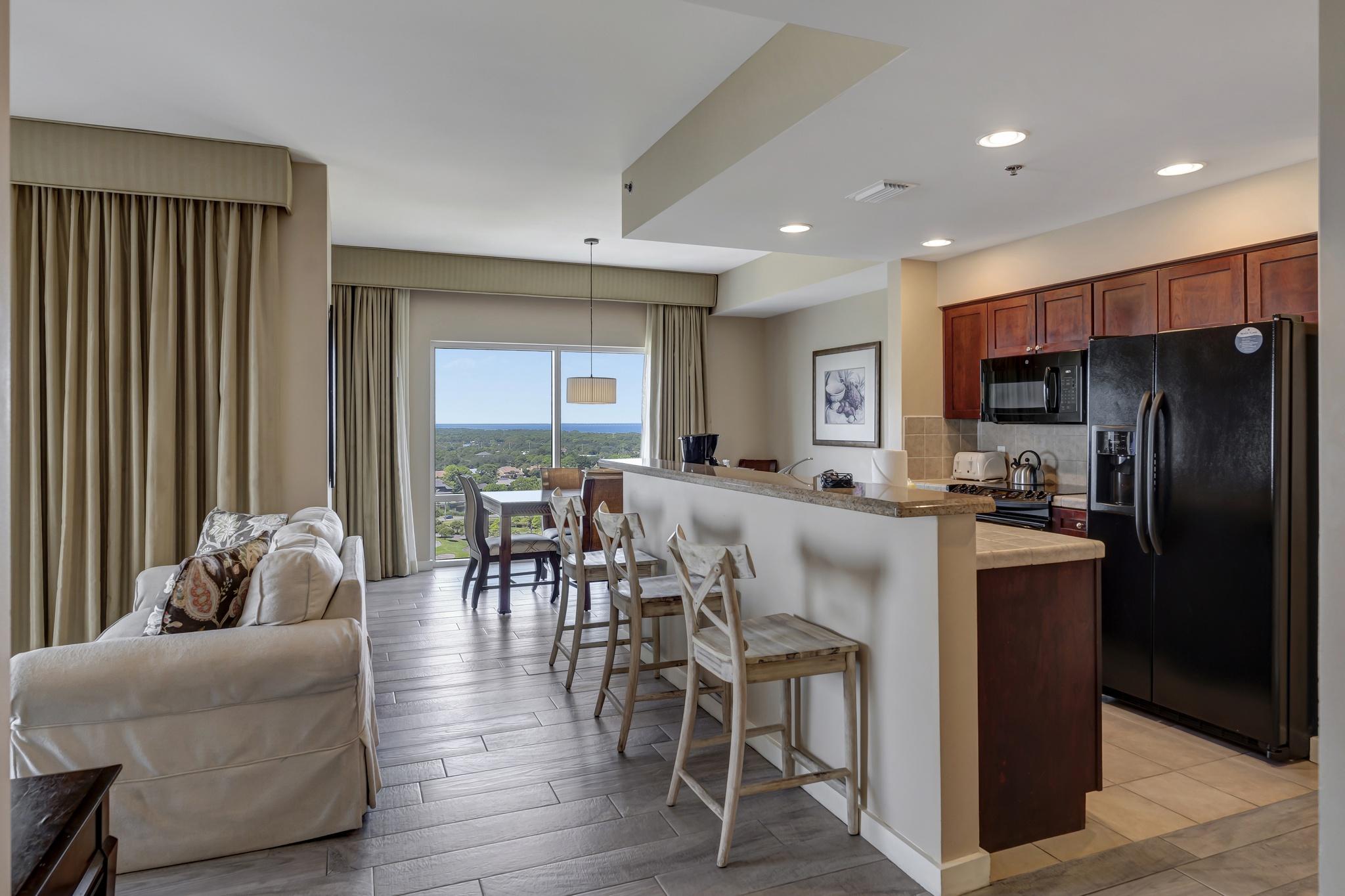 Breezy 2BR Getaway in Sandestin: Gulf Front, Free Bikes, Kids' Pool & Exclusive Benefits 4