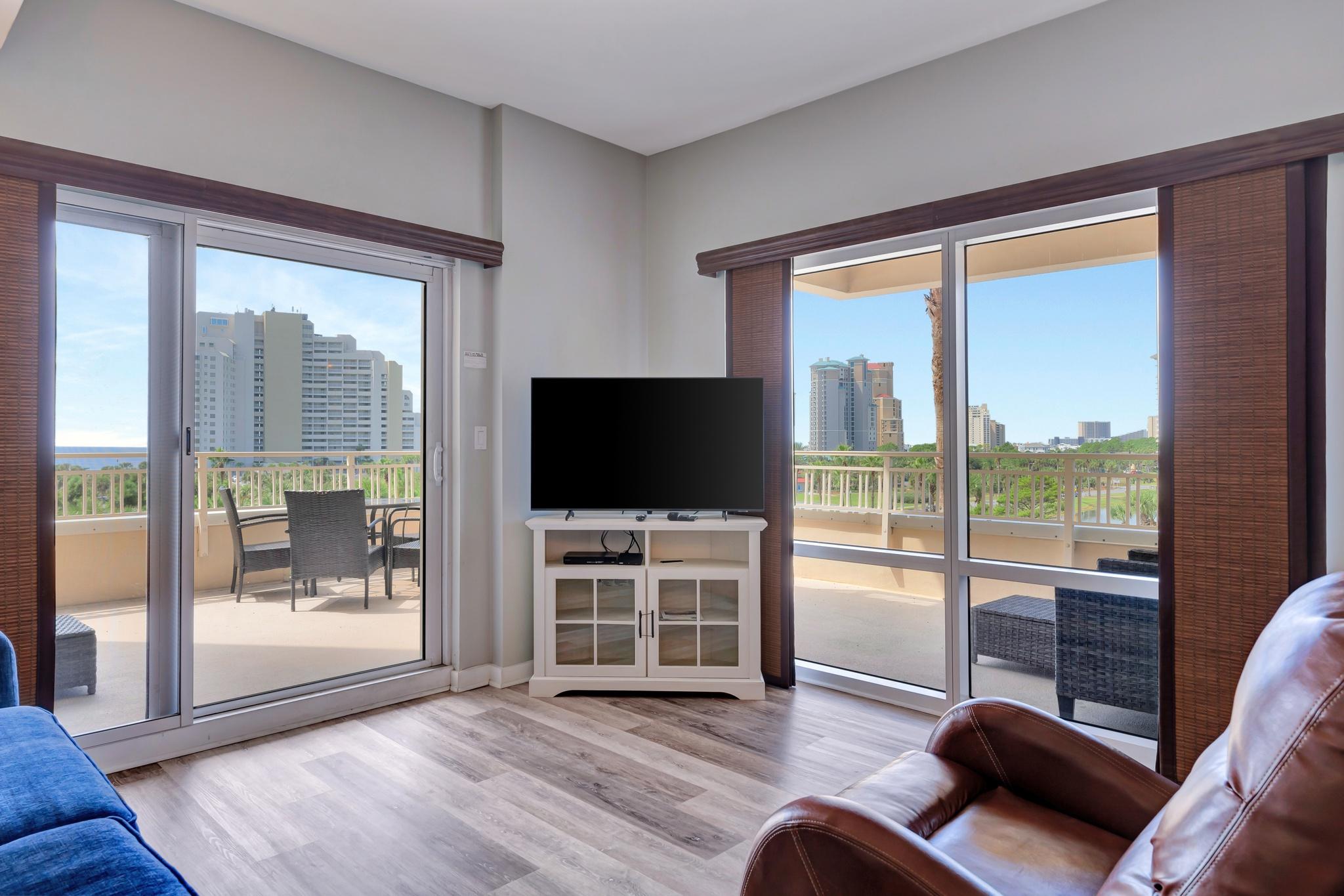 3rd Floor Luau- A Relaxing Two Bedroom Two Bathroom Retreat with Spectacular Views at Sandestin Golf and Beach Resort! 5