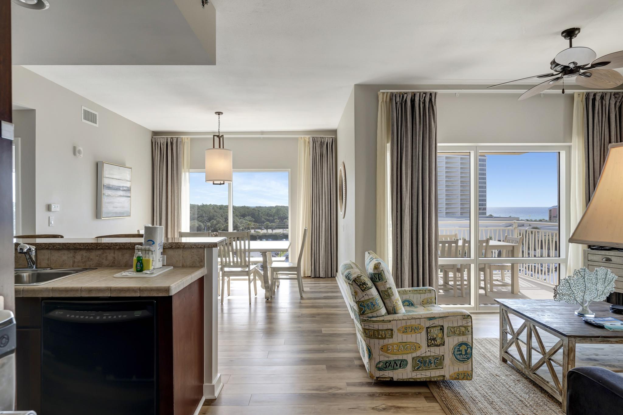 Luau 2-Bedroom Serenity: 2 King Bed 2 Bathroom Retreat with Scenic Views at Sandestin Golf and Beach Resort! 2