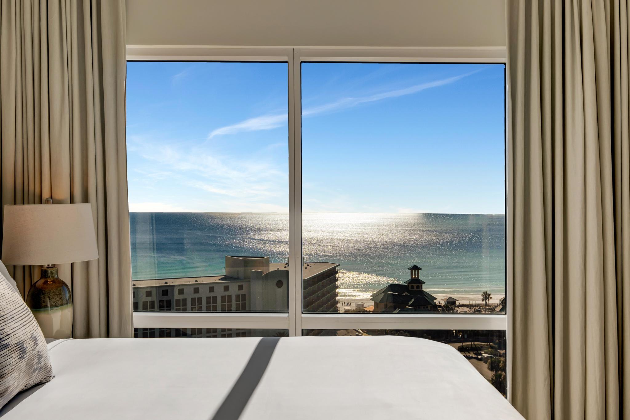Luau Beach Oasis: 3 Bedroom w/ Spectacular Gulf Views at Sandestin Golf and Beach Resort!