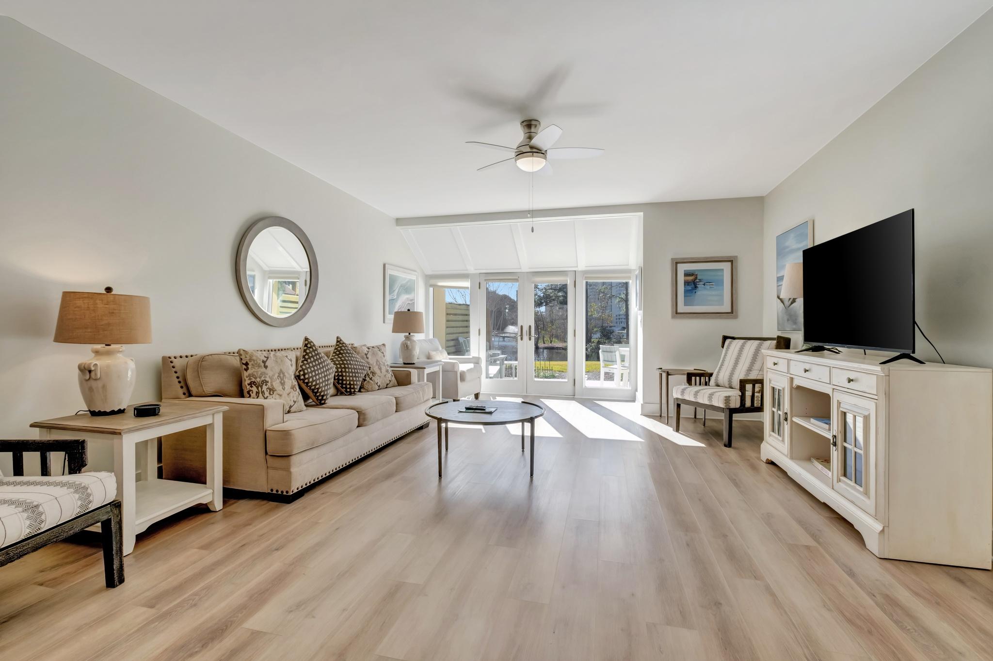 Private Courtyards And Lakefront Community Pool - Charming Vacation Oasis - Miramar Beach, FL