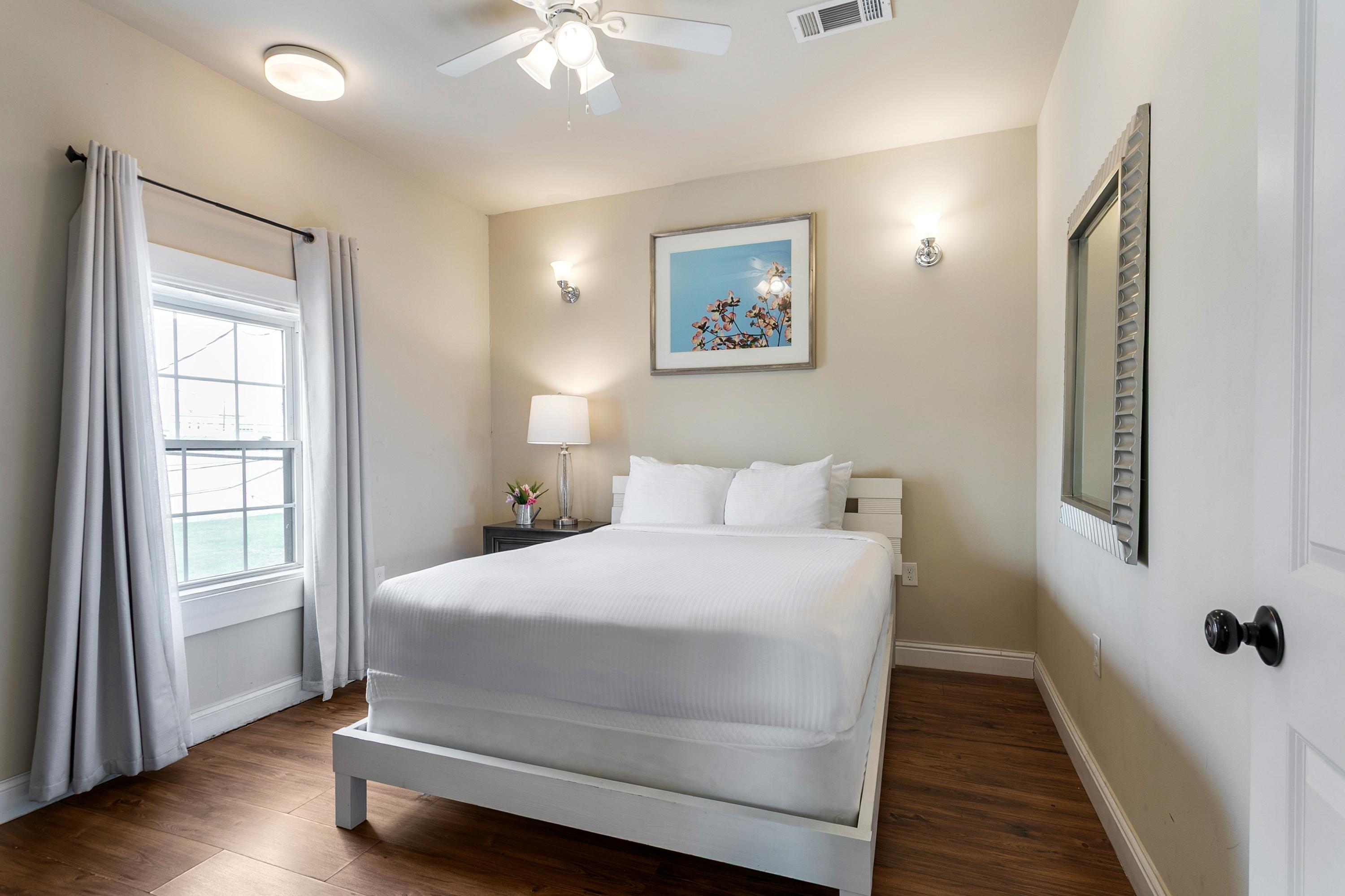 Spacious Urban Living Near French Quarter 5