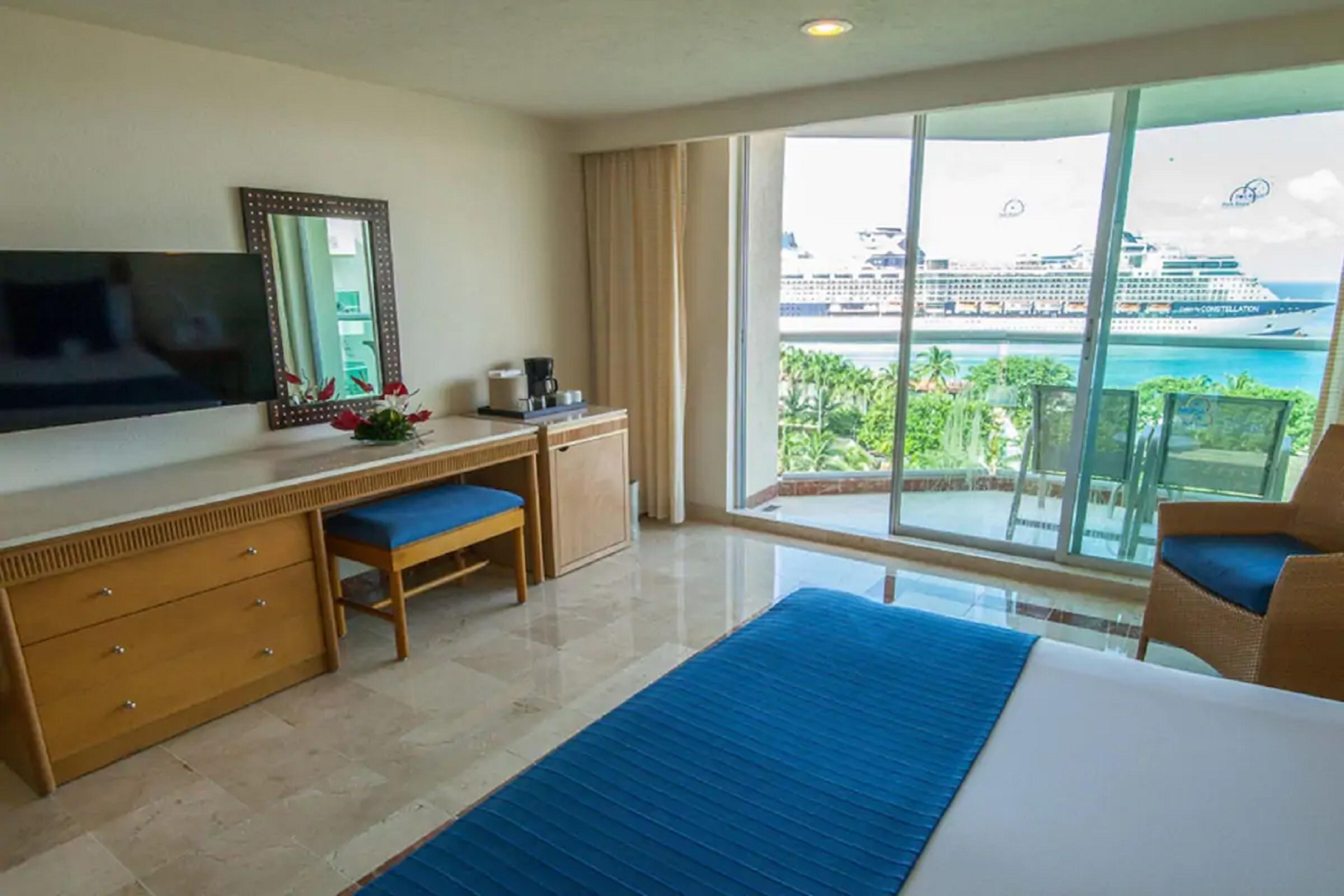 Stunning Room with 2DBL Beds & Pool in Grand Royal Park Cozumel 2