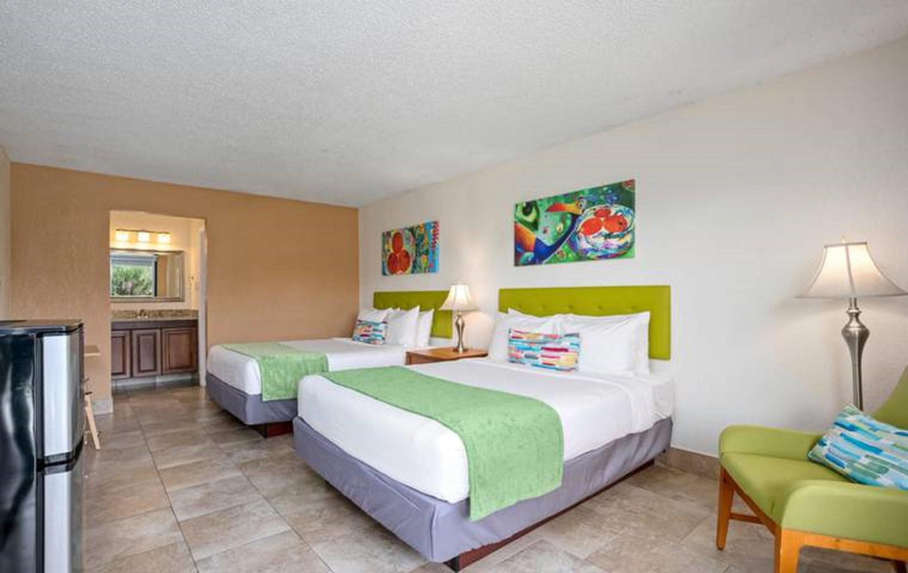 Cozy Room with 2 DBL Beds, Pool in Park Royal Orlando
