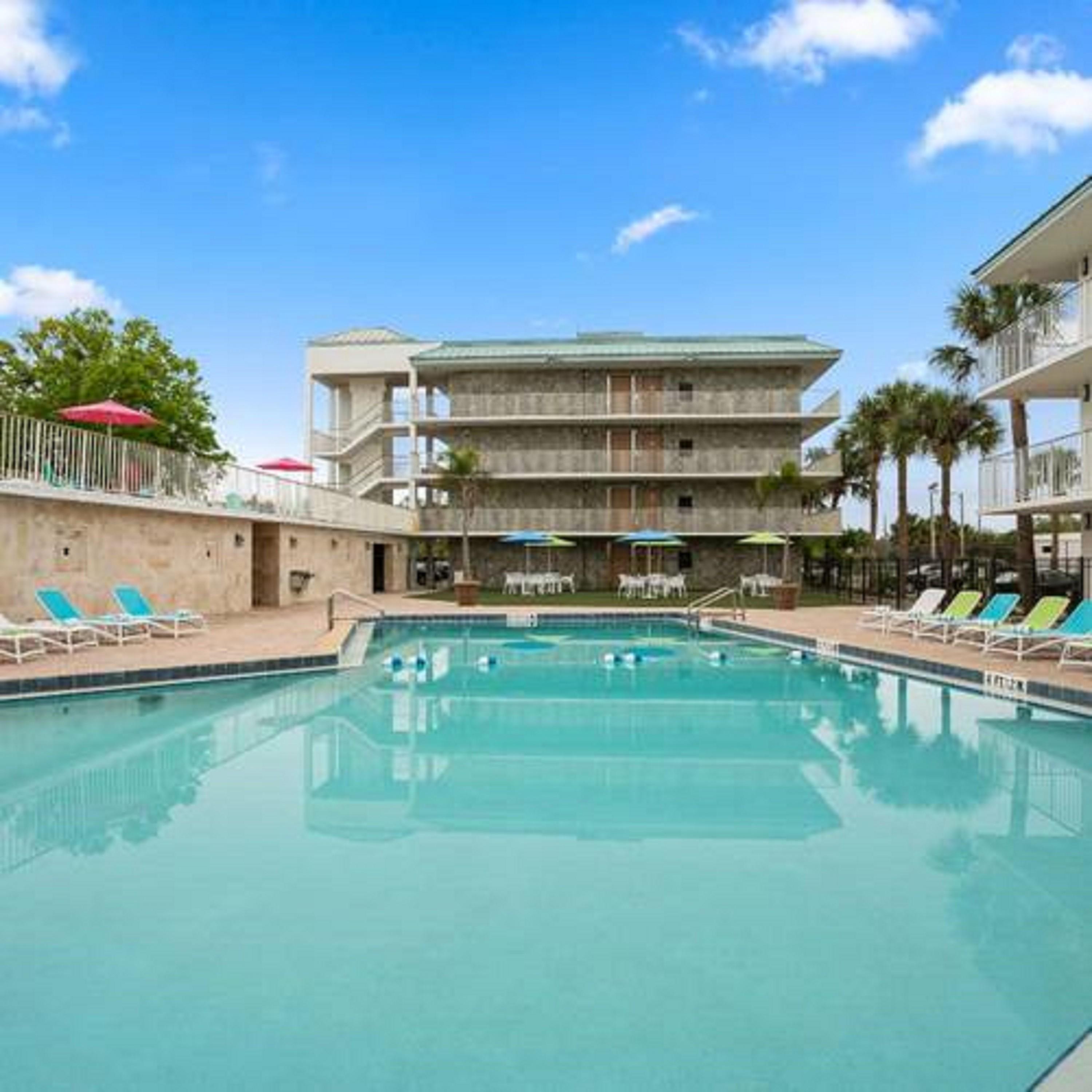 Kissimmee Inviting Room w 2 DBL Beds & Pool for Weekend Getaway
