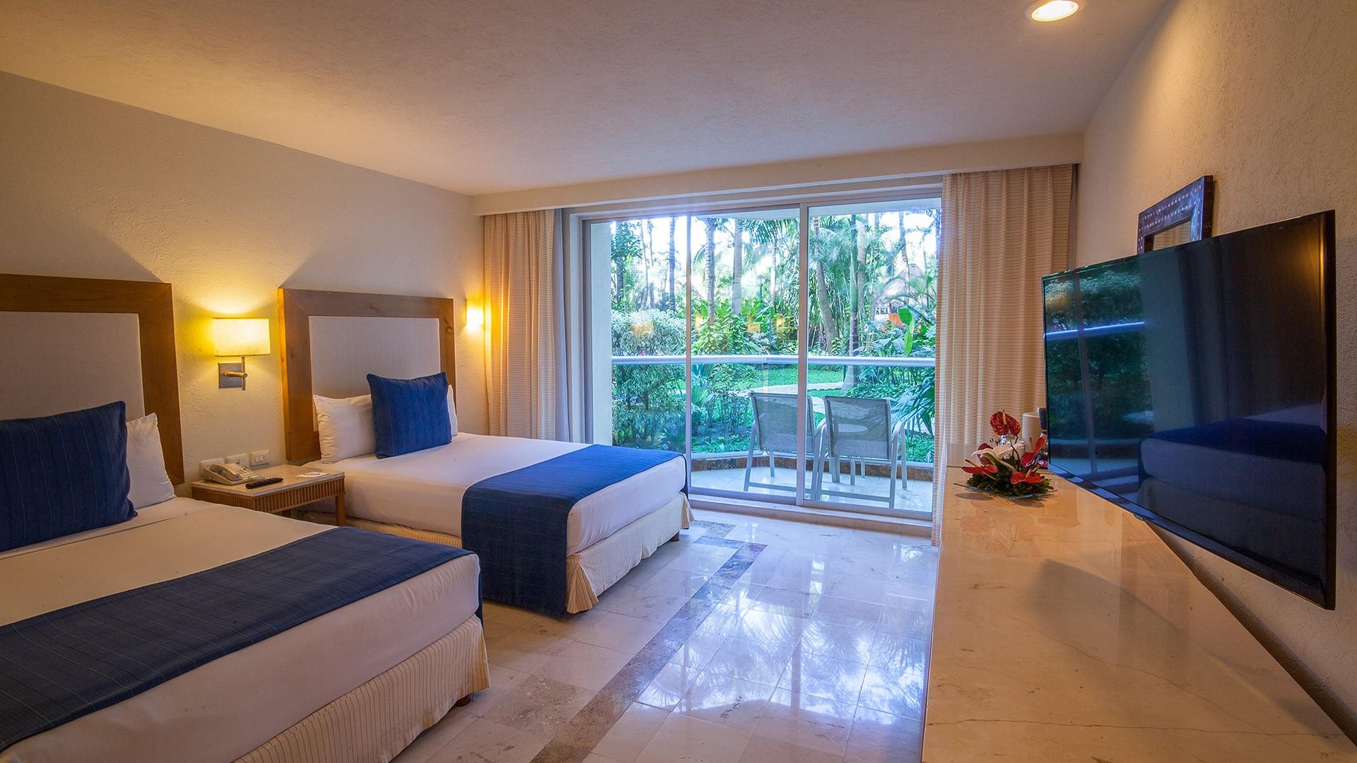 Cozumel Premium Room with 2 DBL Beds & Beach Area 2
