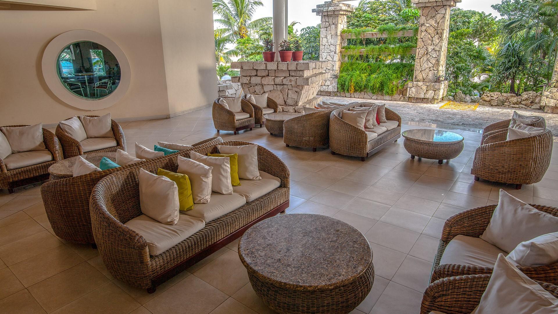 Cozumel Cozy Room with 2 DBL Beds and Pool for Weekend Getaway 2