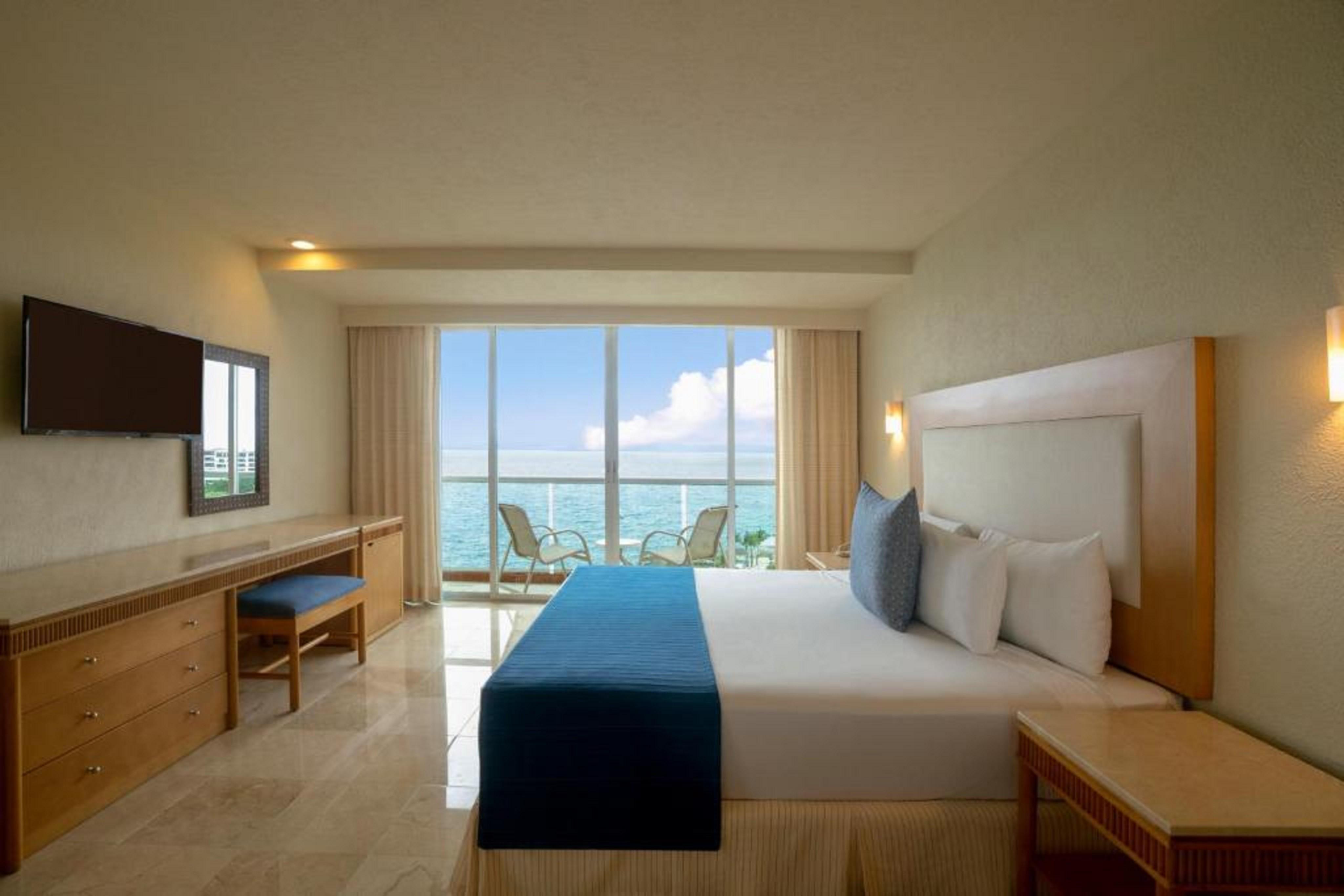 Grand Park Royal Cozumel Upscale Room w 2 DBL Beds & Hot Tub 4