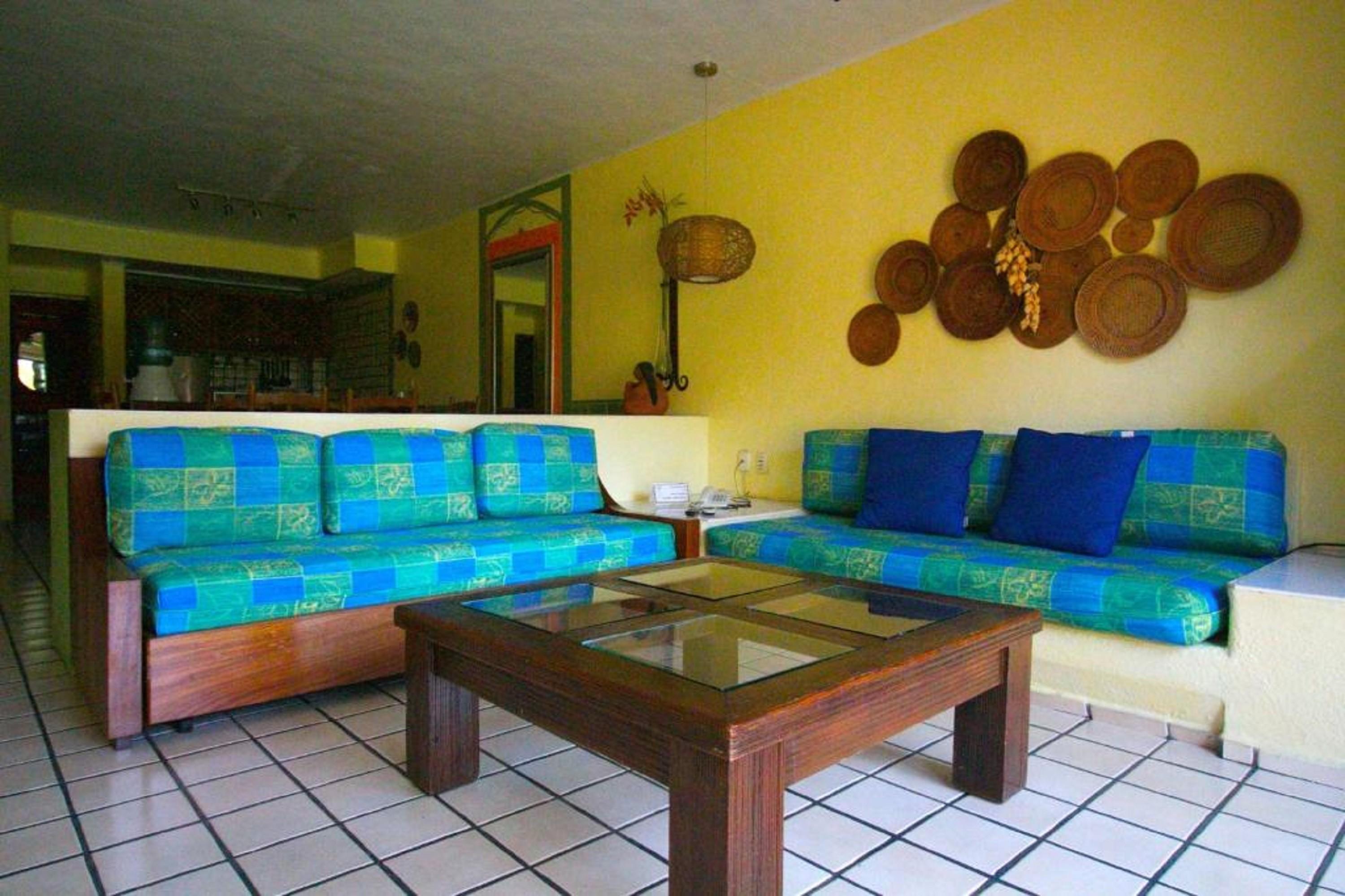 Los Tules Cozy 2BR Condo with Outdoor Swimming Pool 3