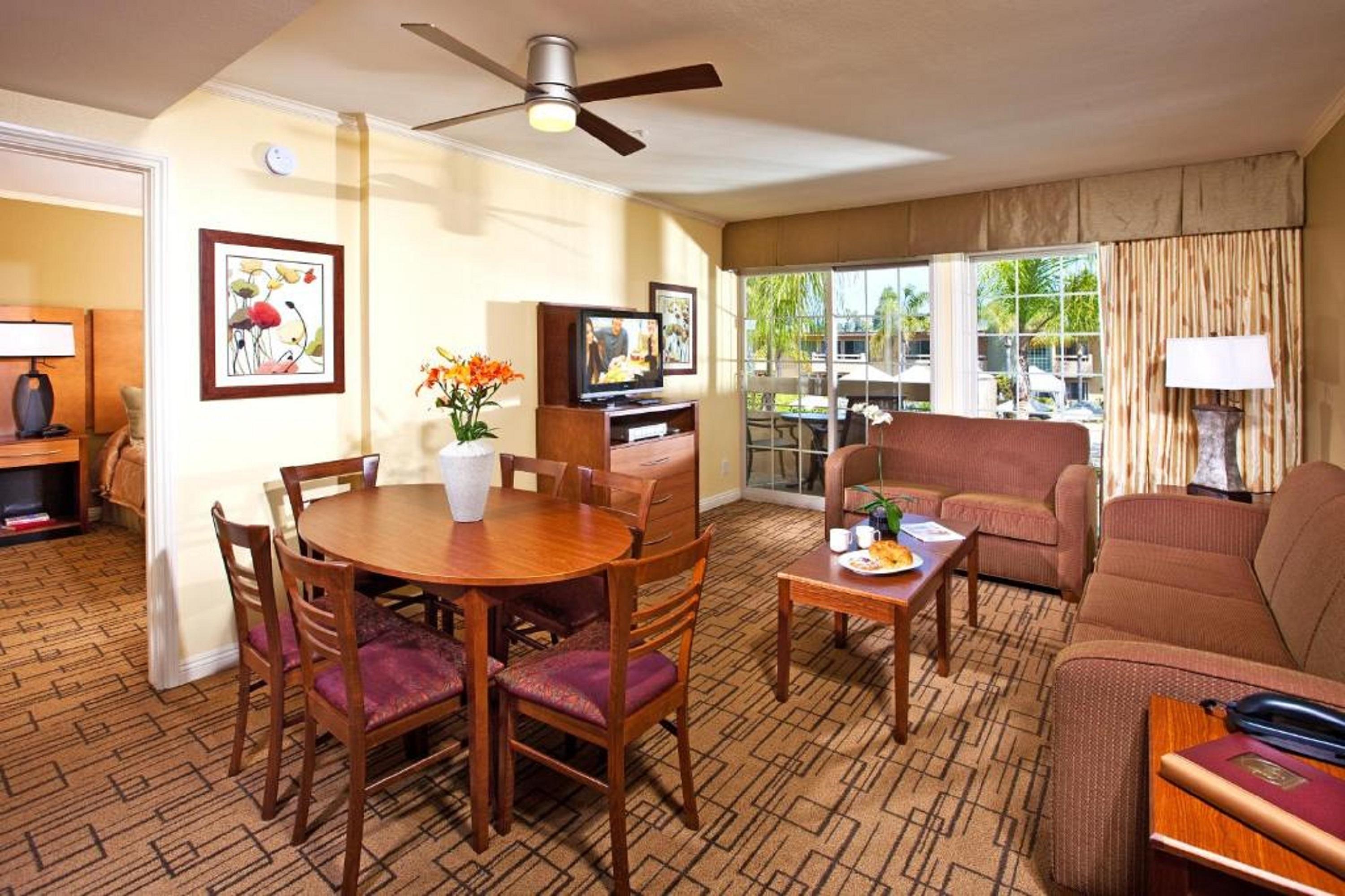 Winners Circle Modern 1BR Condo with Balcony and Garden