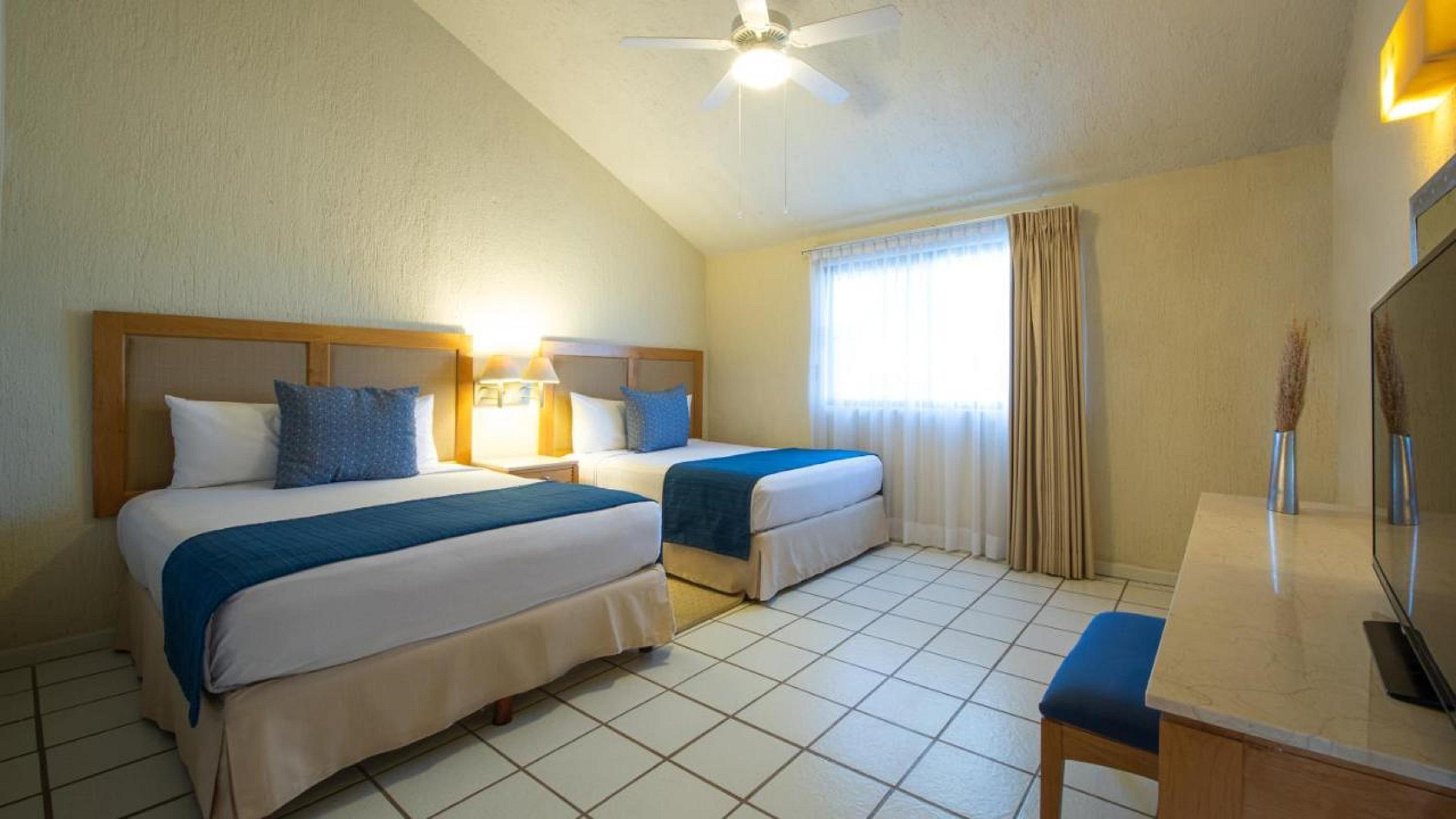 Stunning 1BR Suite Steps to Plaza Italia Square 5