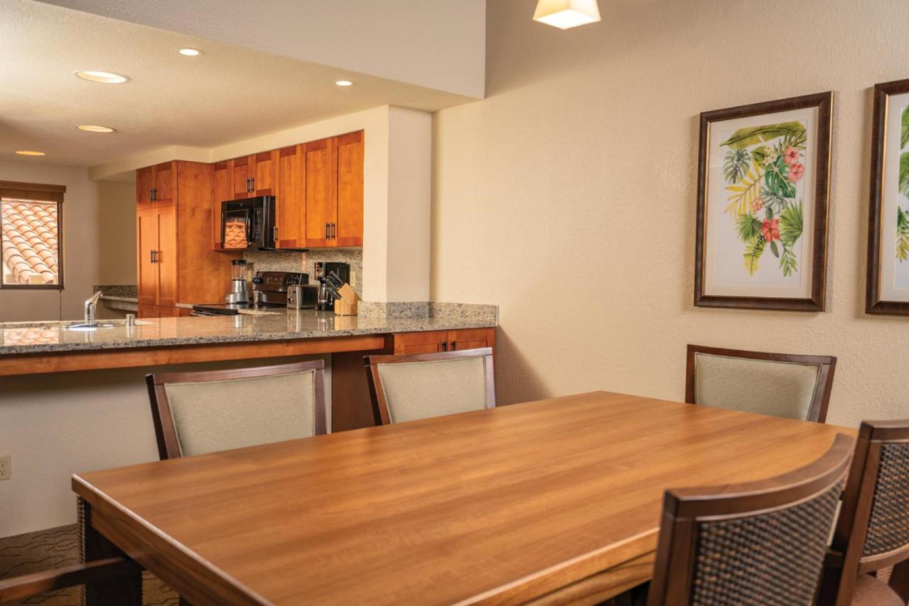 Sunny Kona Coast 2BR Retreat with Pool & Balcony 5