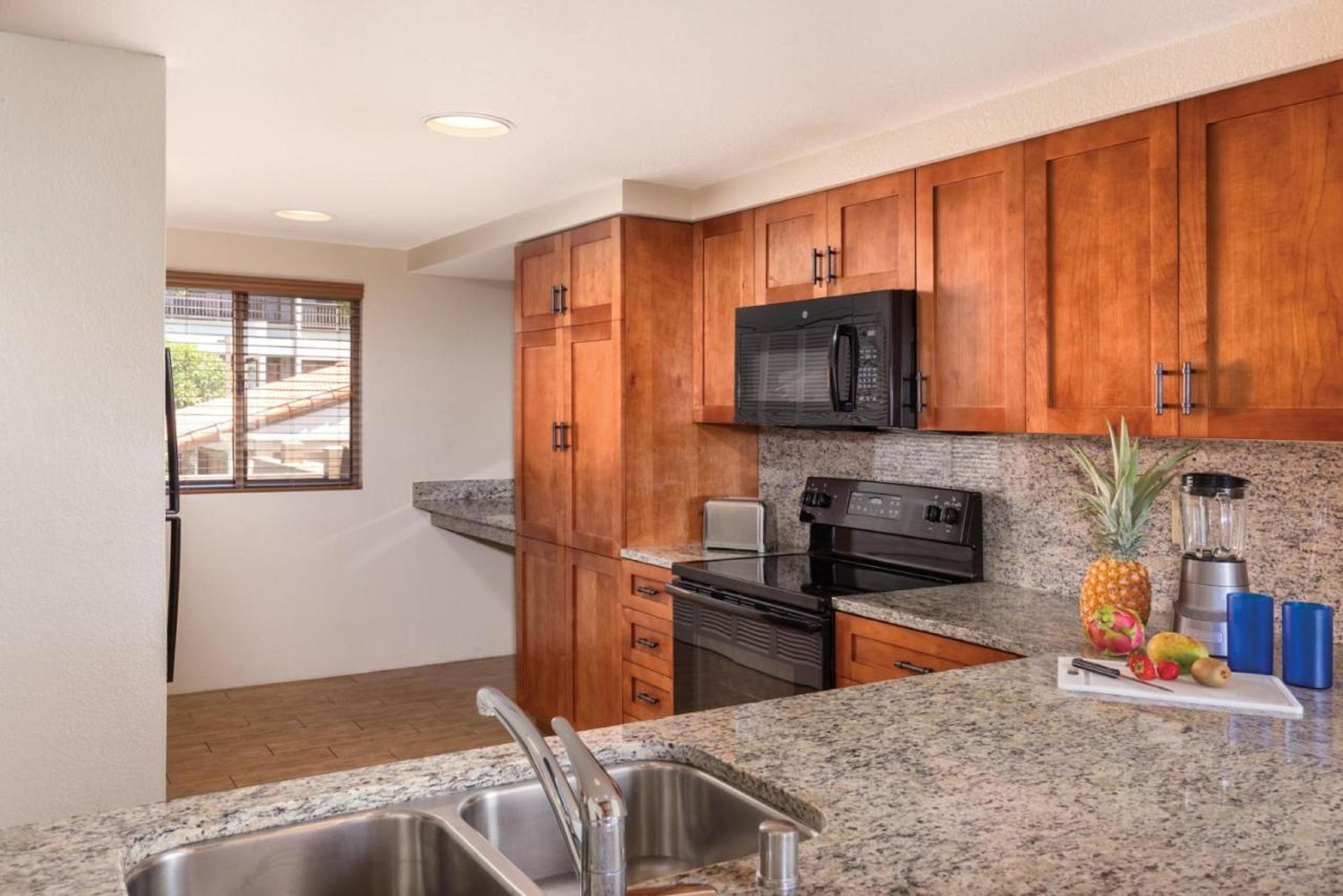 Magnificent 3BR Condo w Swimming Pool and Spa 6