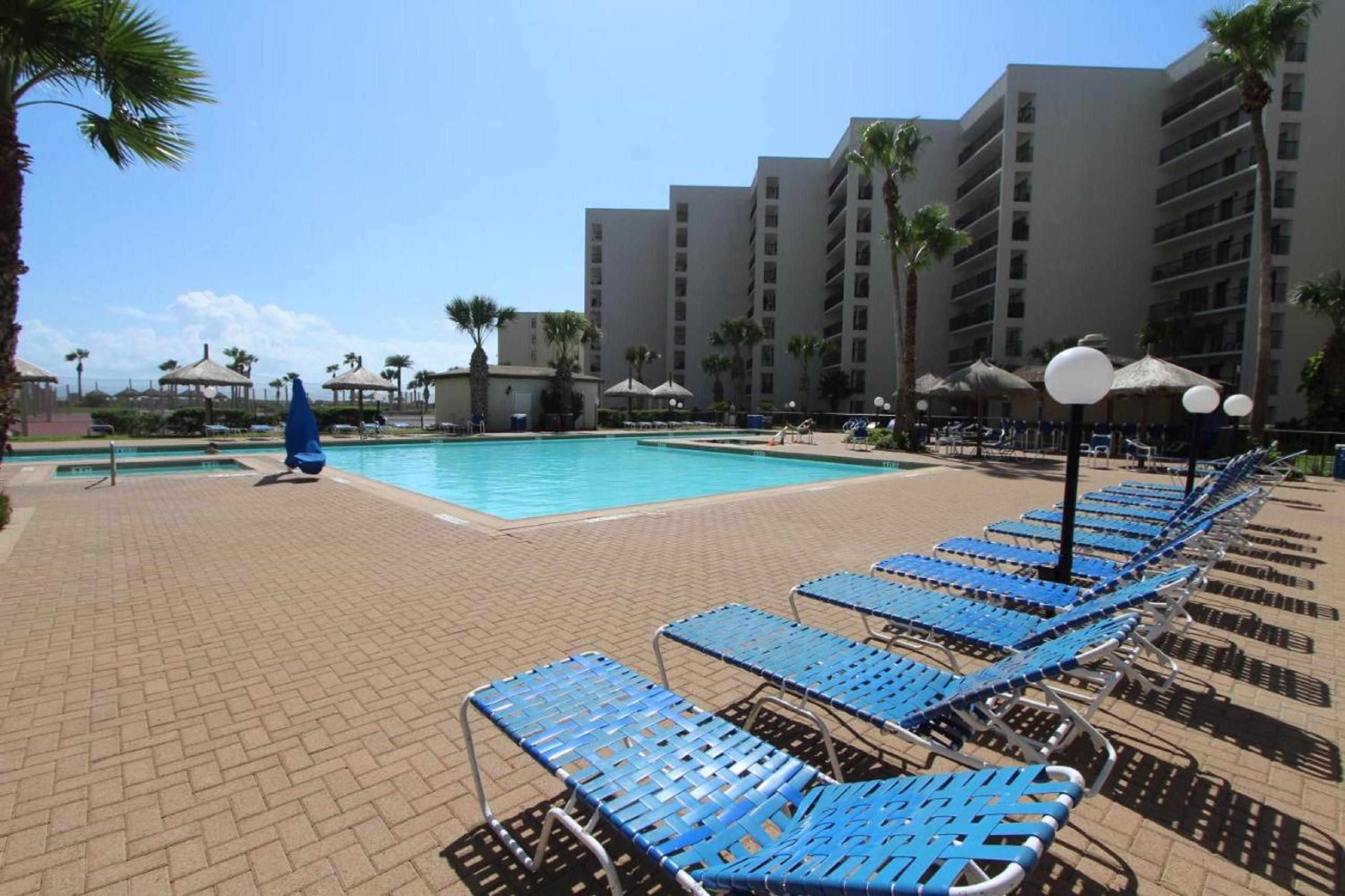Royale Beach & Tennis Resort Spacious 2BR Condo with Spa Tub 2