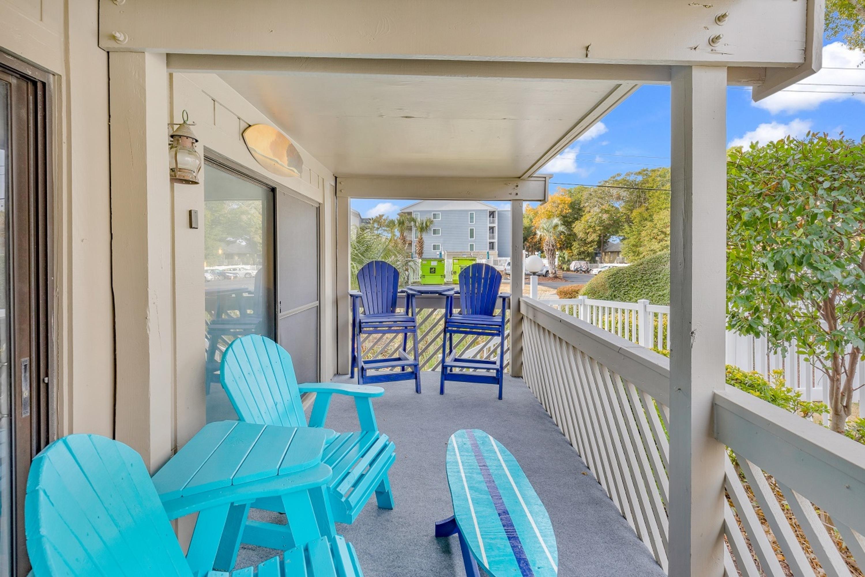 Spacious Modern Condo - 1st Floor - One Block to the Beach 3